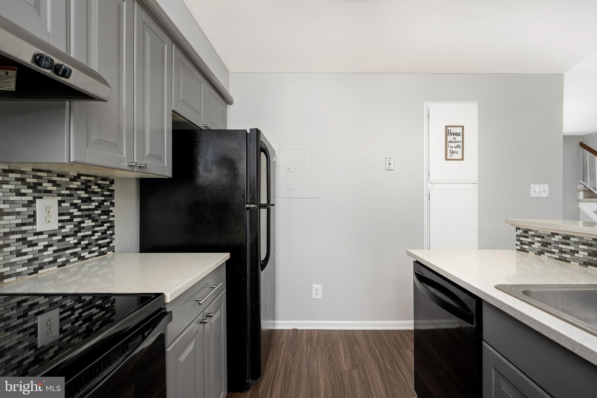 GRAYS POINTE - Residential