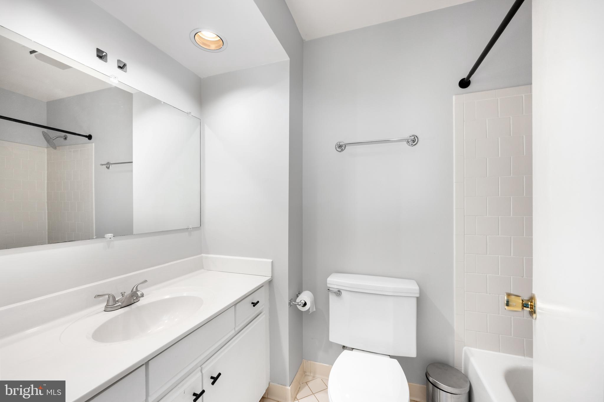 GRAYS POINTE - Residential