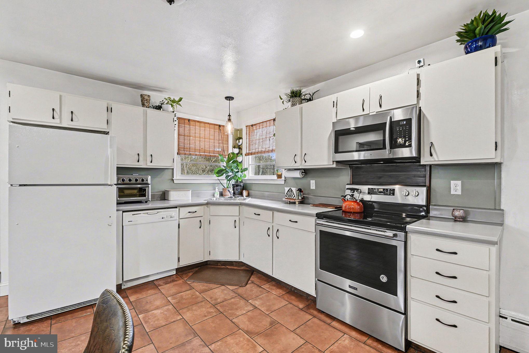 PERRY HALL - Residential