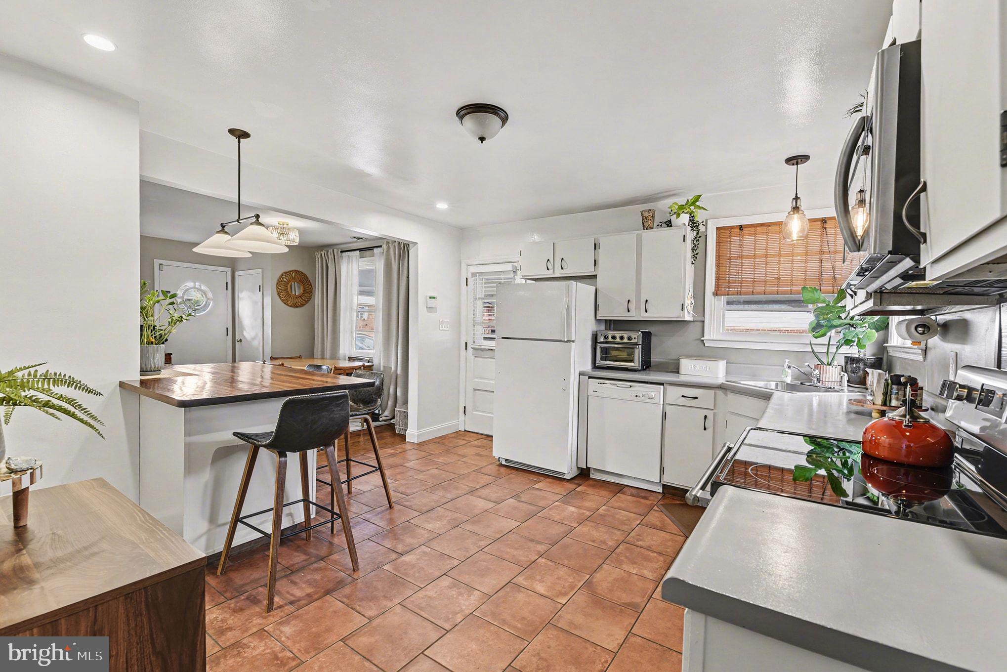 PERRY HALL - Residential