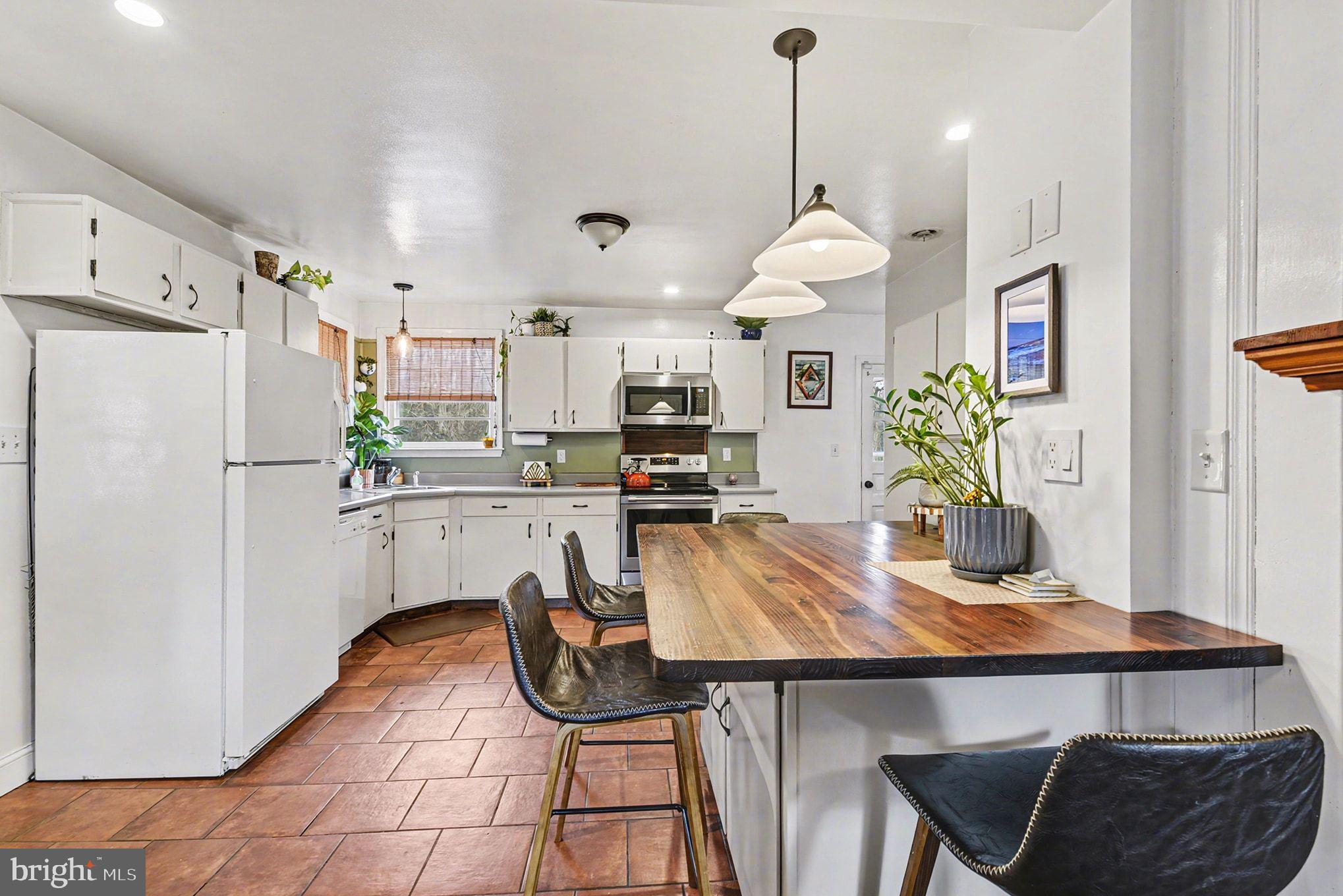 PERRY HALL - Residential