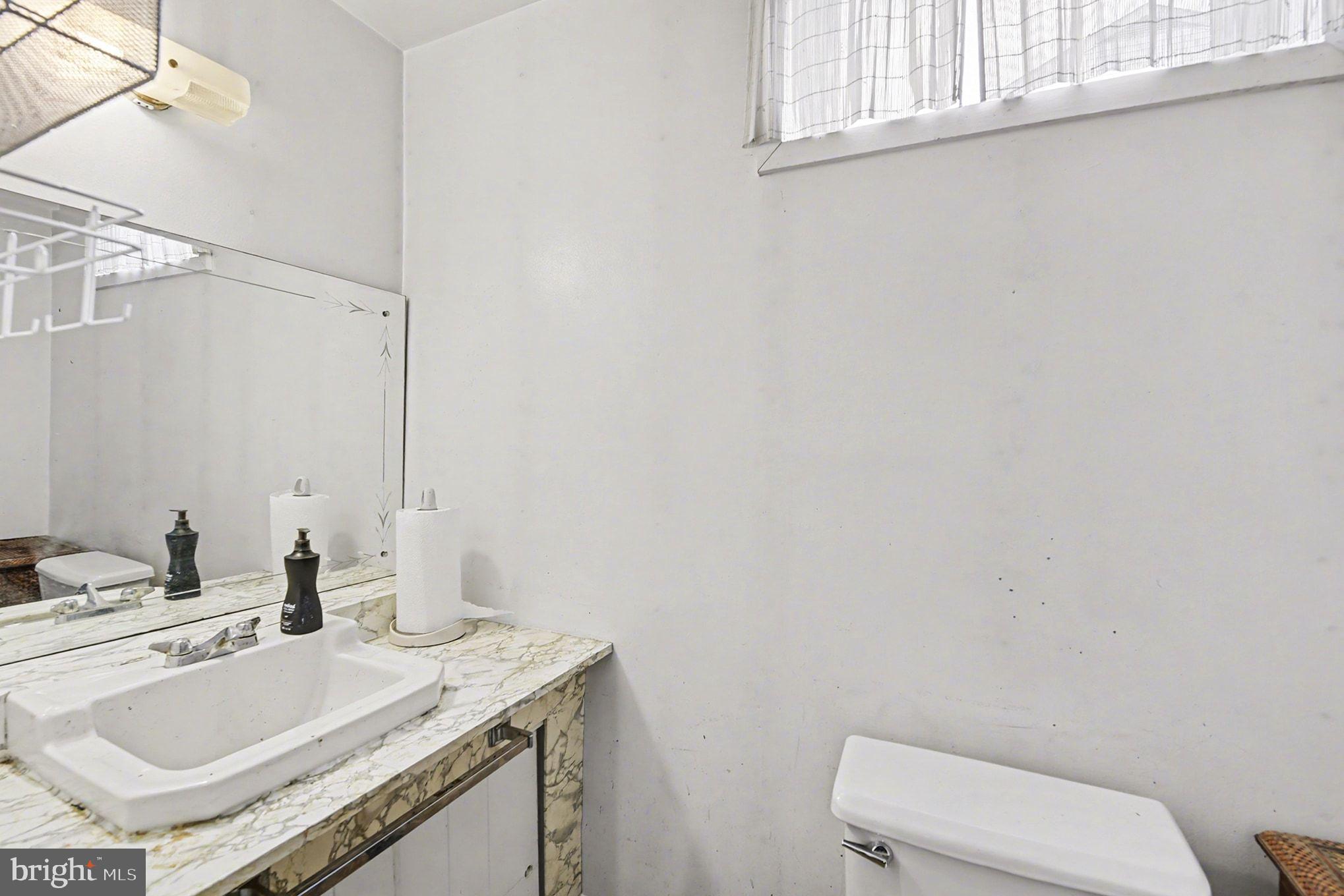 PERRY HALL - Residential