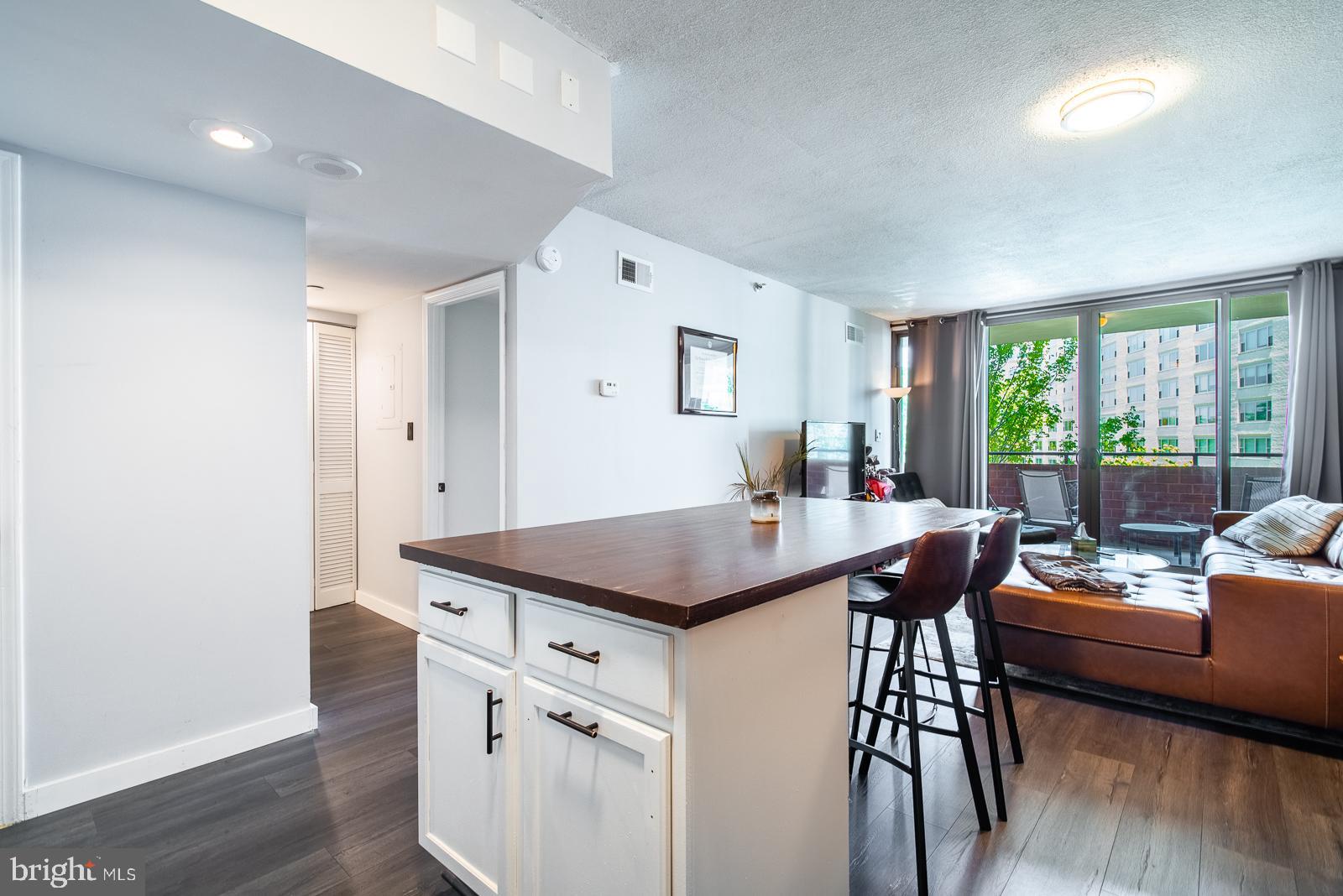 1001 N RANDOLPH STREET 417