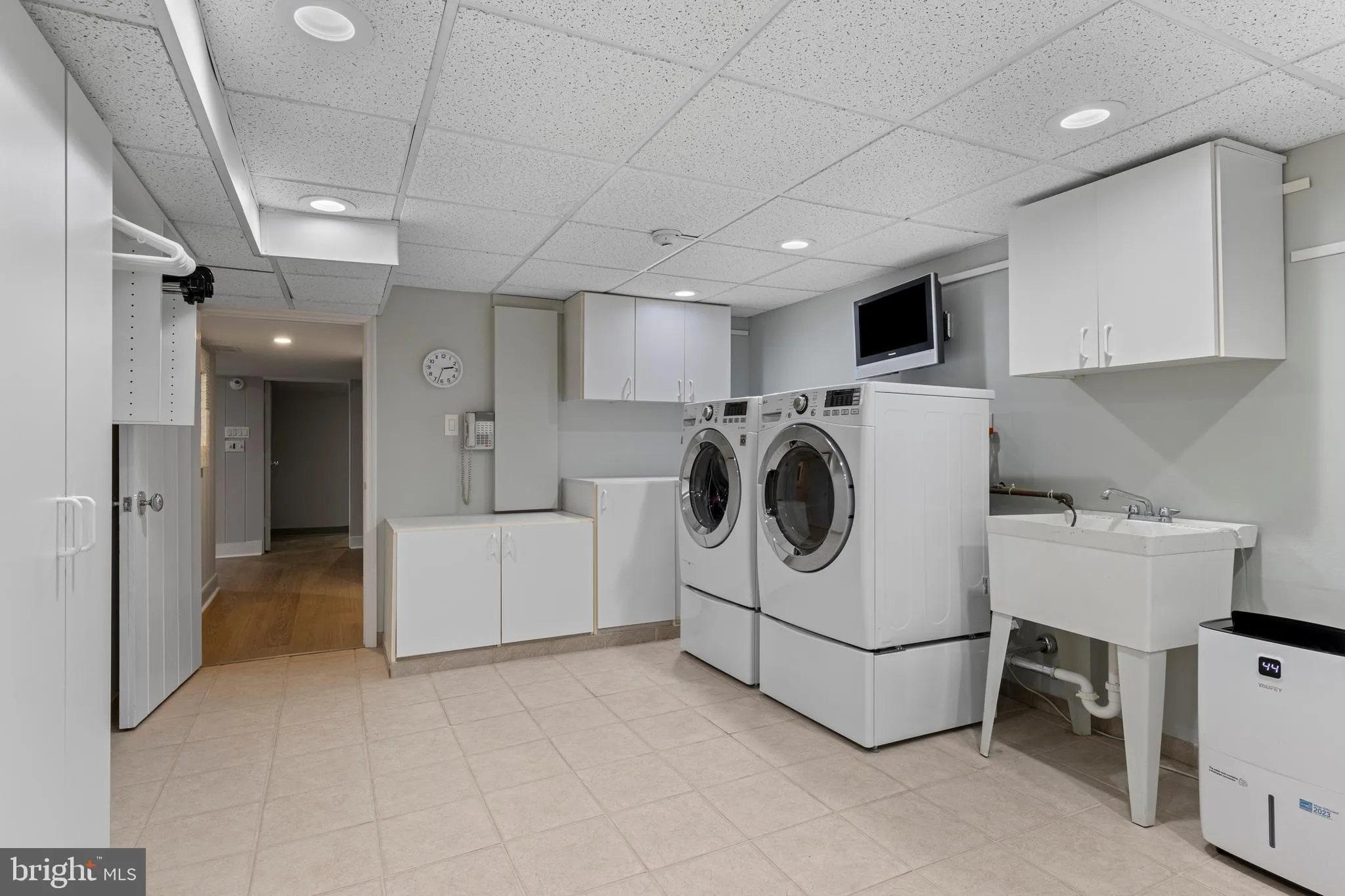 Villanova, Pennsylvania 19085, United States, 4 Bedrooms Bedrooms, ,4 BathroomsBathrooms,Residential,Pending,2199