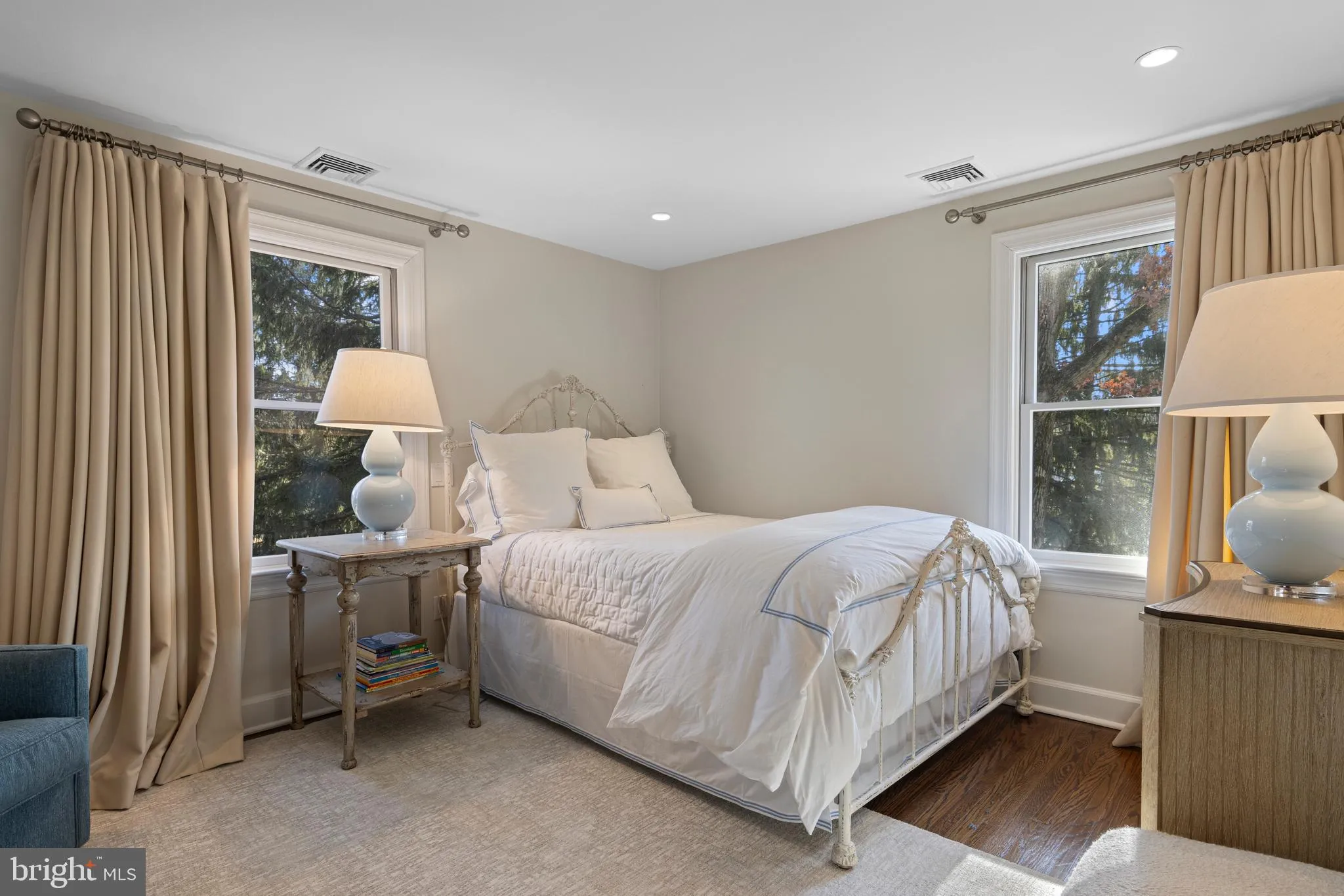 Villanova, Pennsylvania 19085, United States, 4 Bedrooms Bedrooms, ,4 BathroomsBathrooms,Residential,Pending,2199