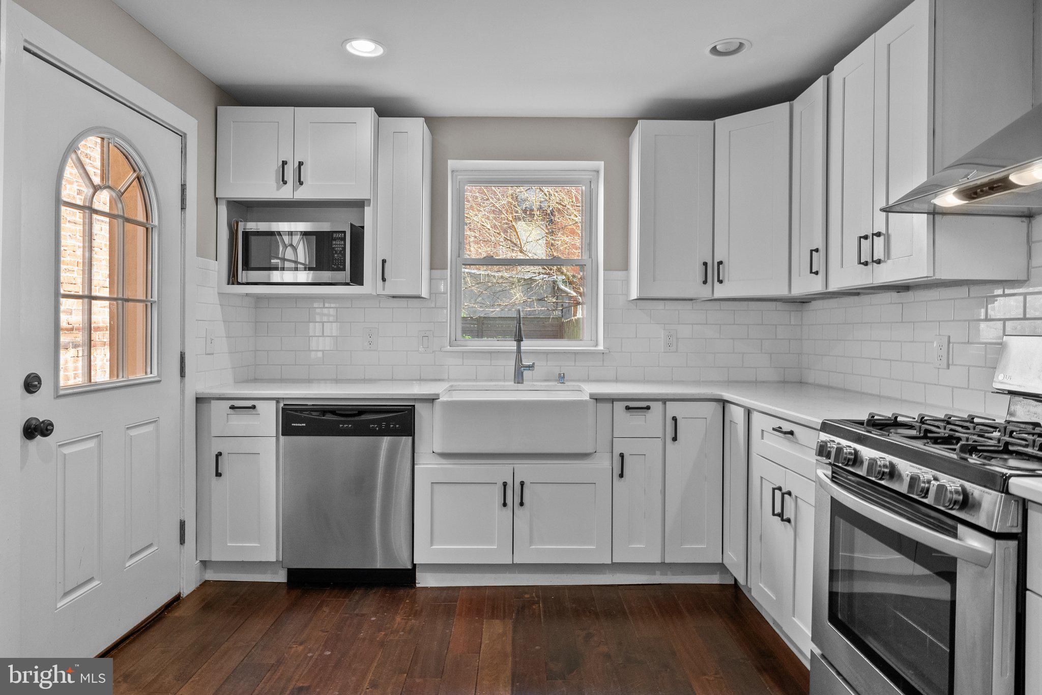 EAST KENSINGTON - Residential