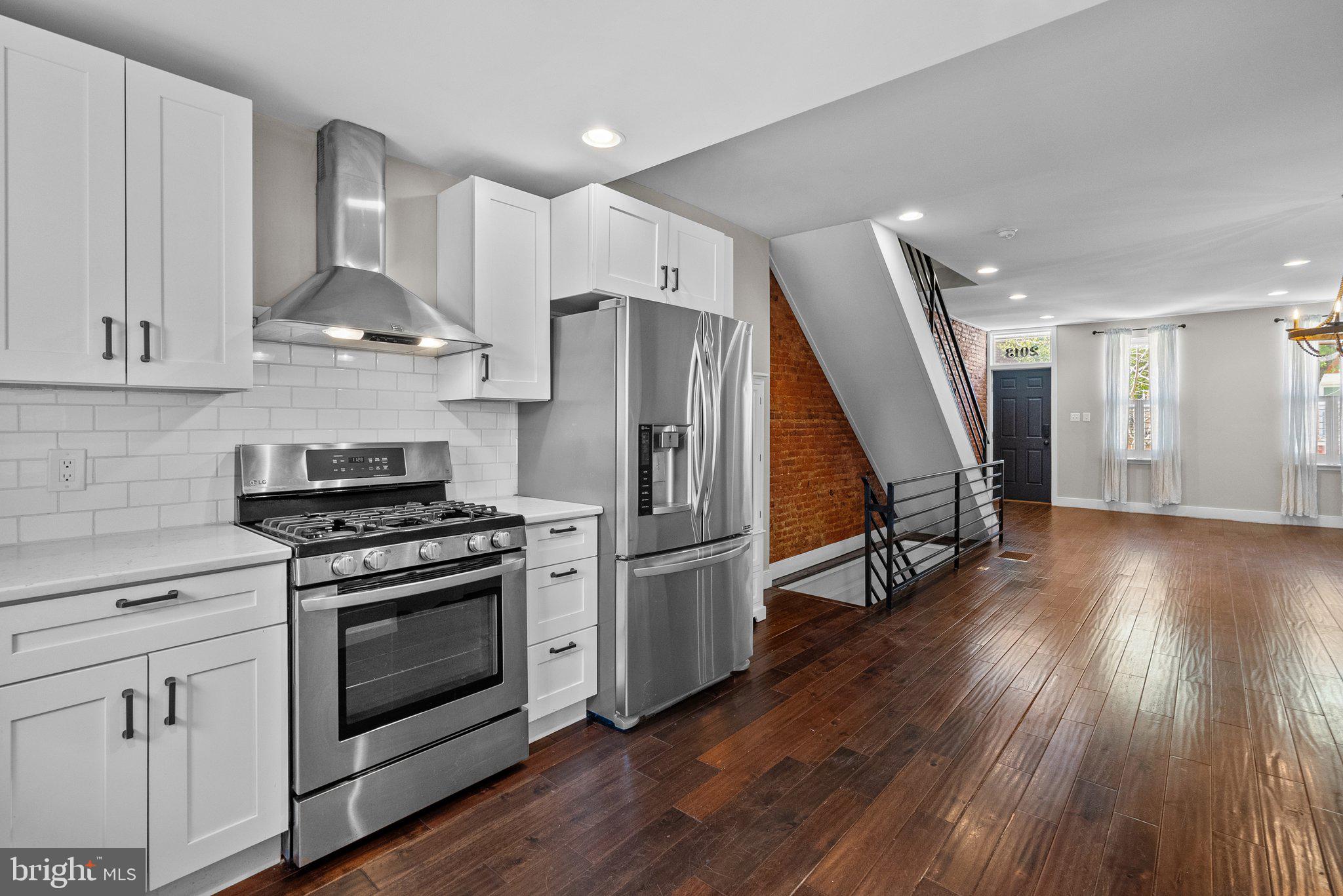 EAST KENSINGTON - Residential