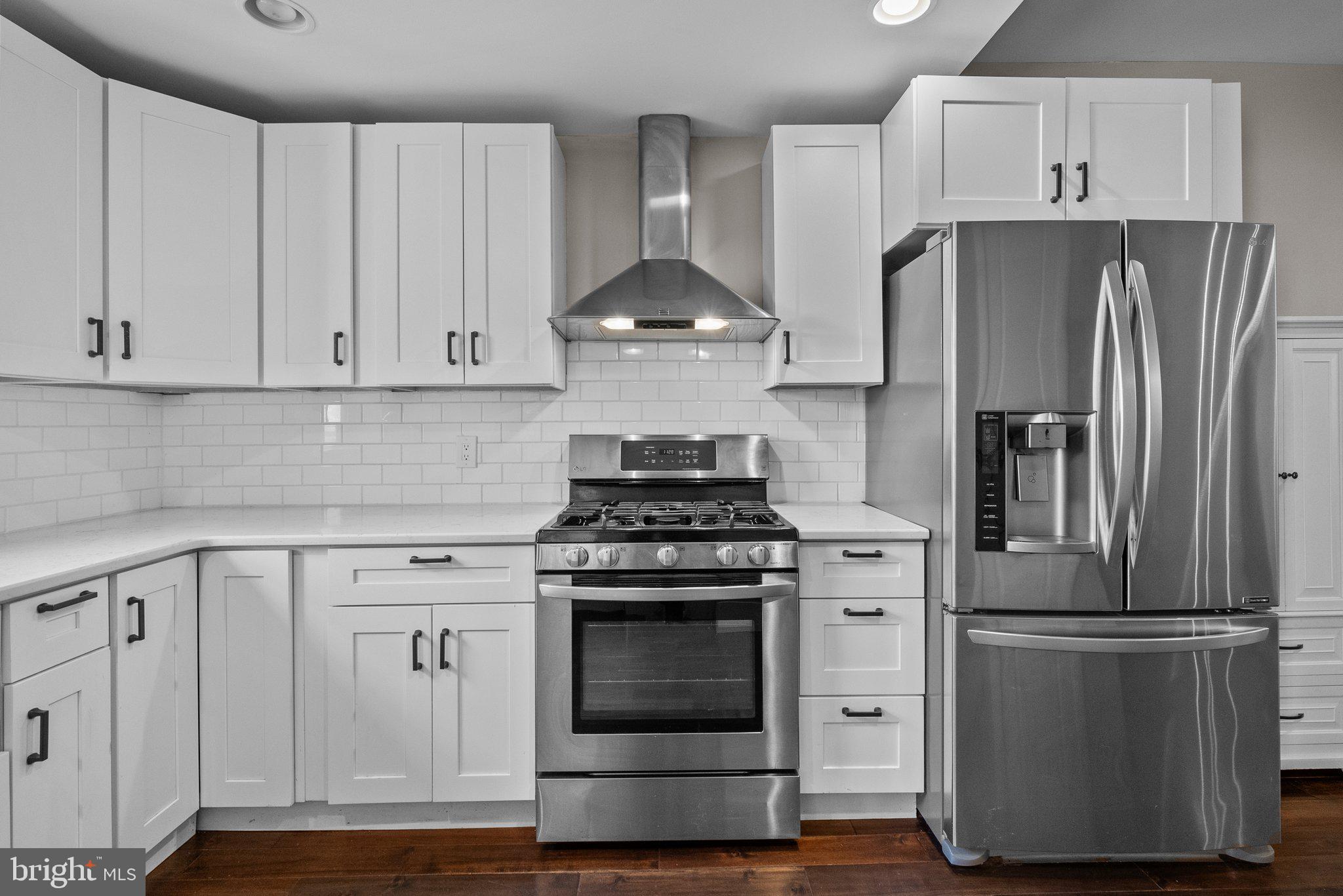 EAST KENSINGTON - Residential