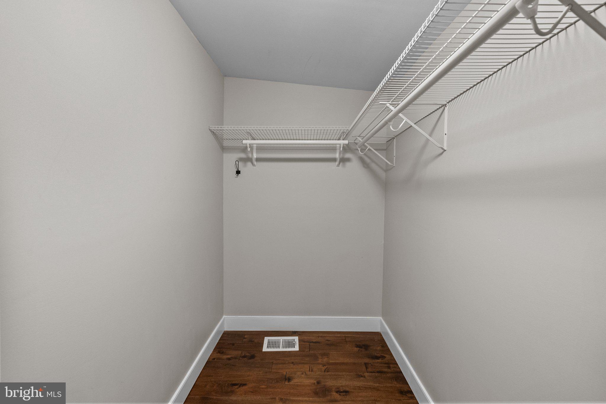 EAST KENSINGTON - Residential