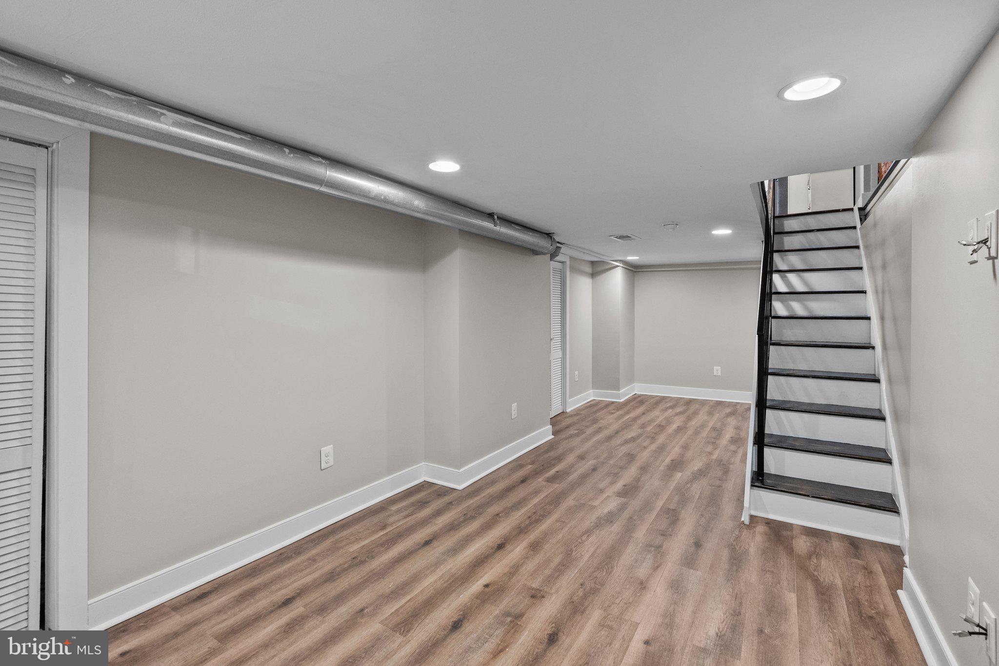 EAST KENSINGTON - Residential