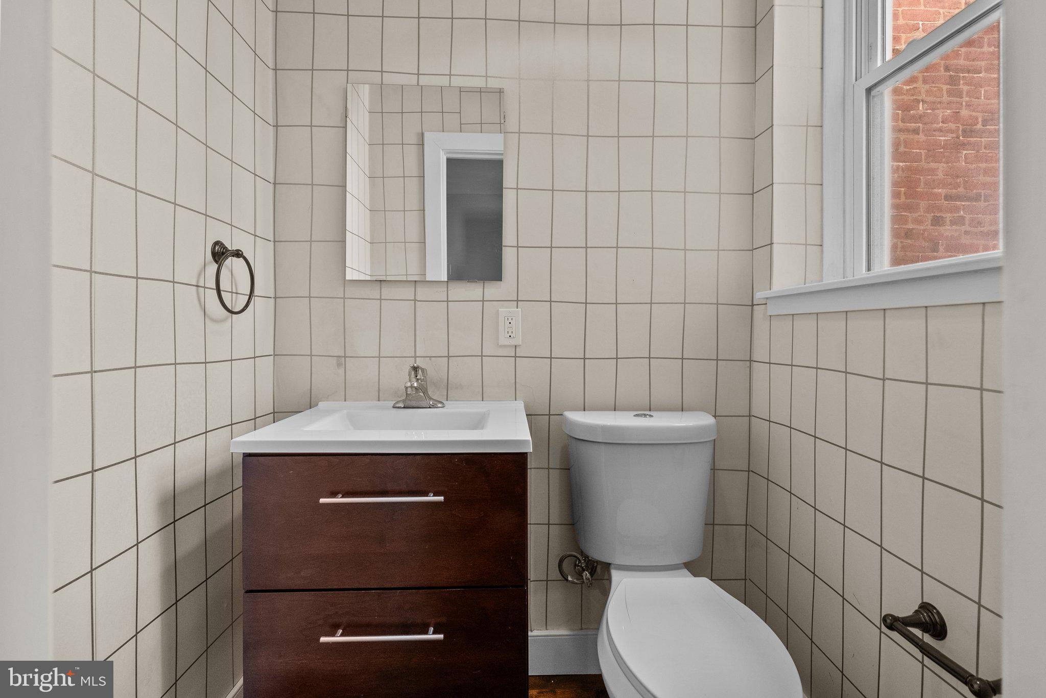 EAST KENSINGTON - Residential