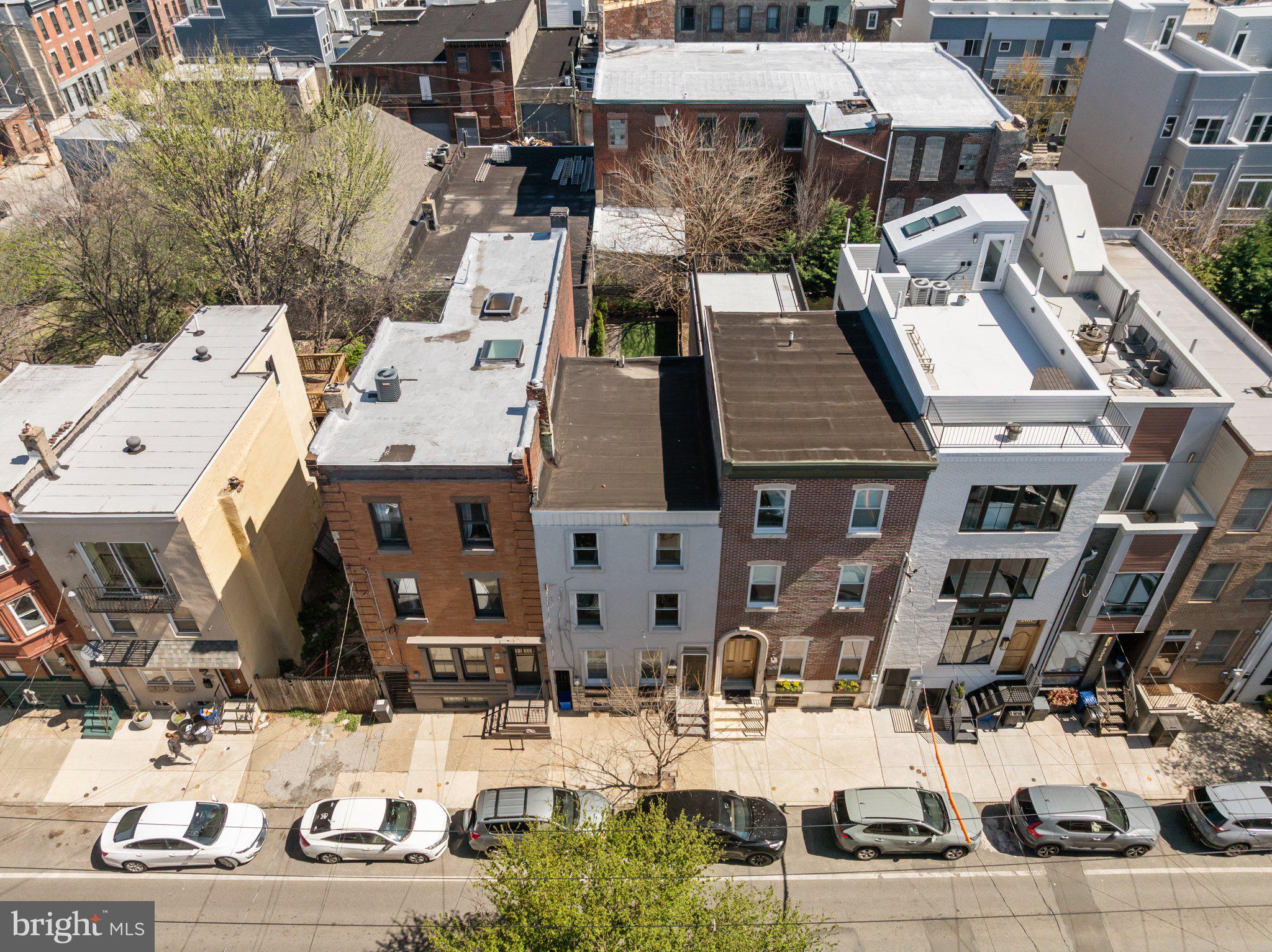 EAST KENSINGTON - Residential