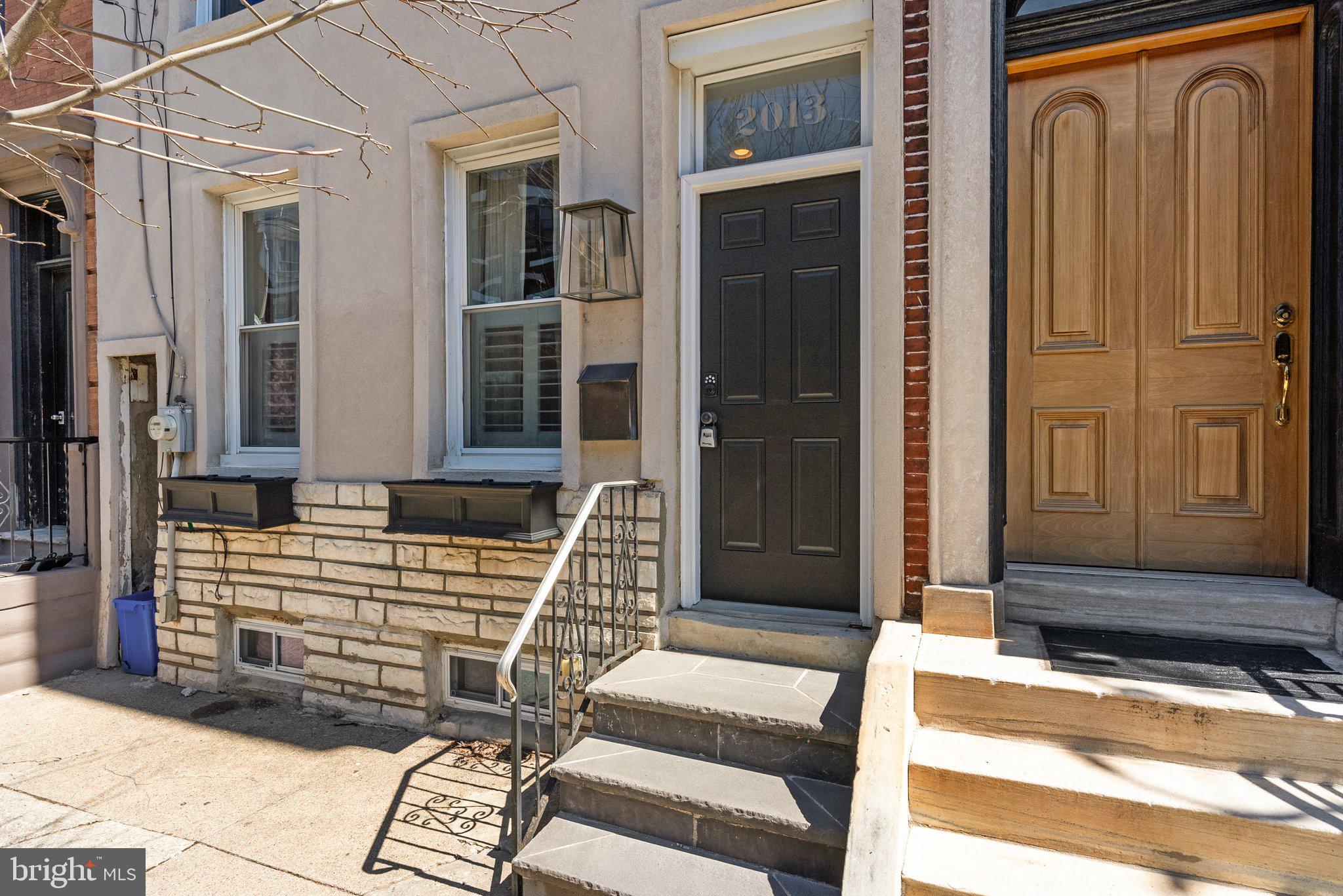 EAST KENSINGTON - Residential