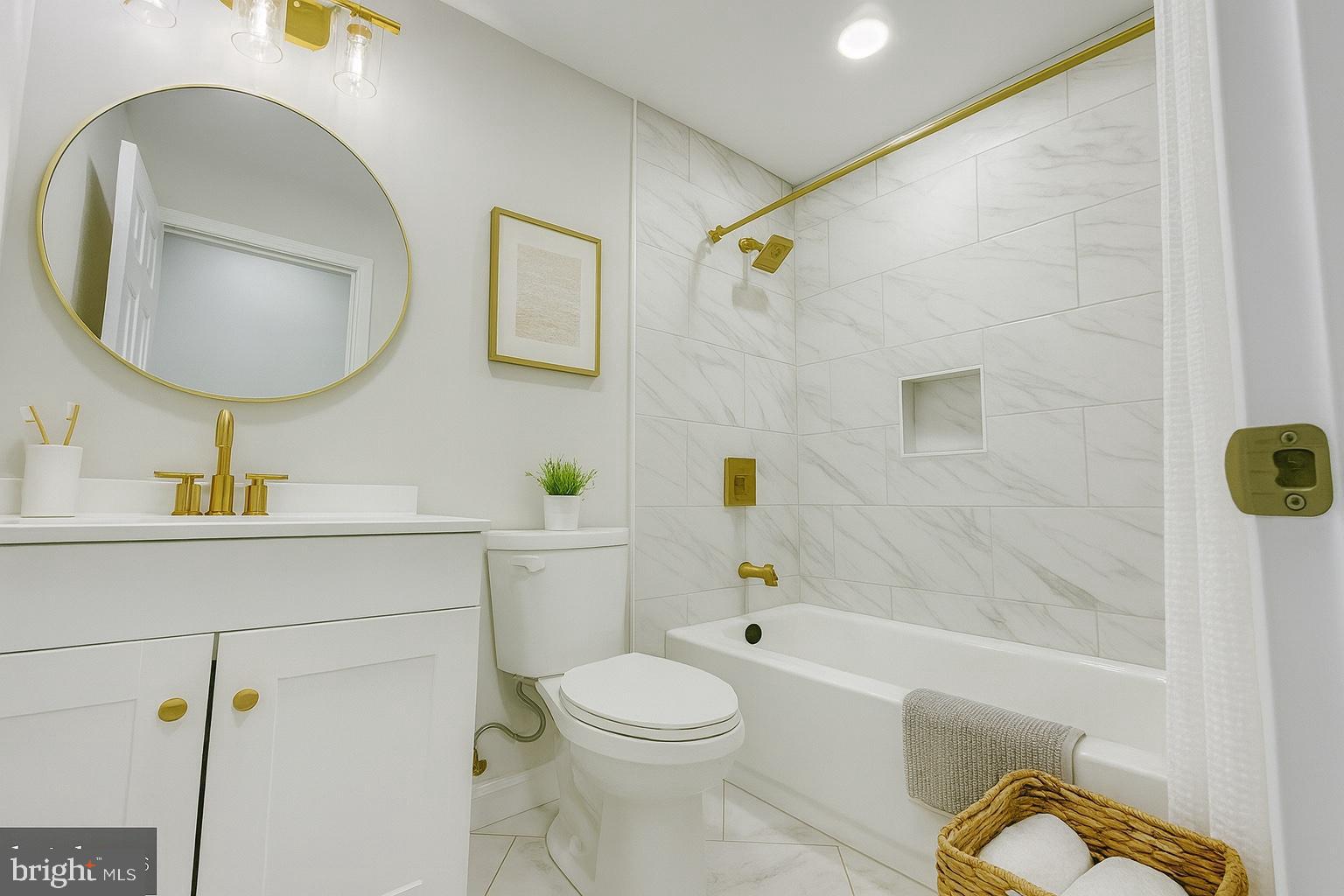 HOLLINS MARKET - Residential