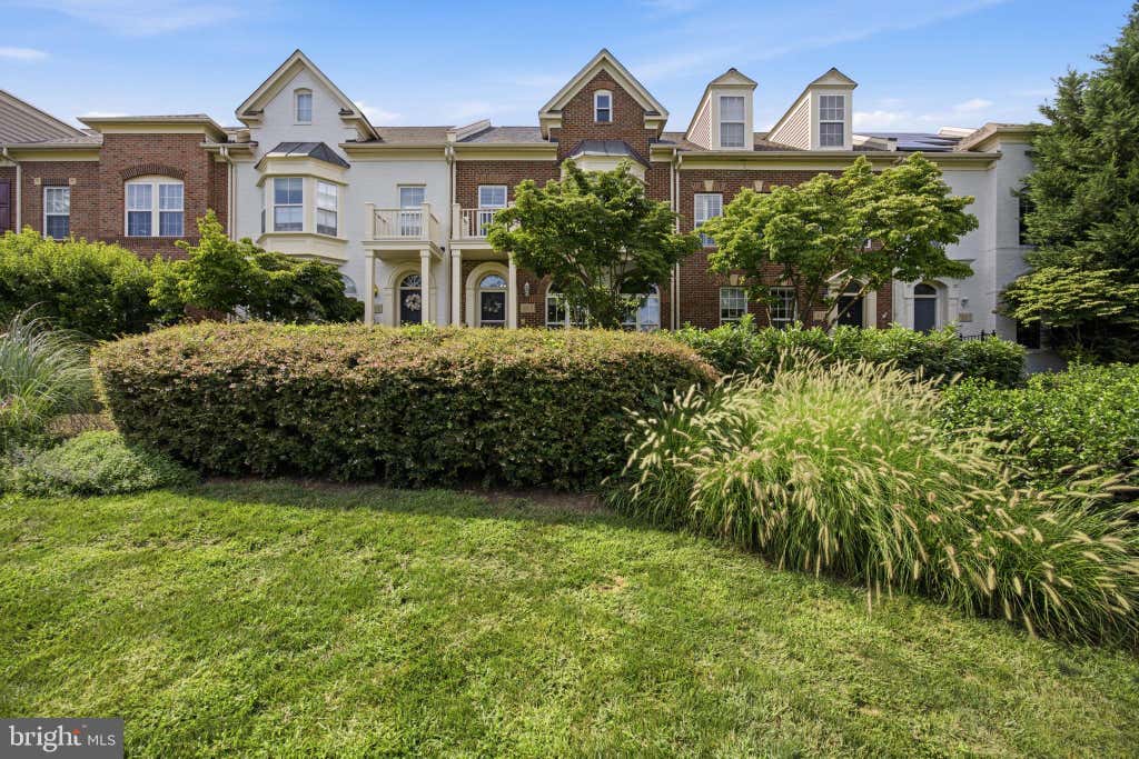 Photo of 413 Longhorn Crescent, ROCKVILLE, MD 20850 (MLS # MDMC2252636)