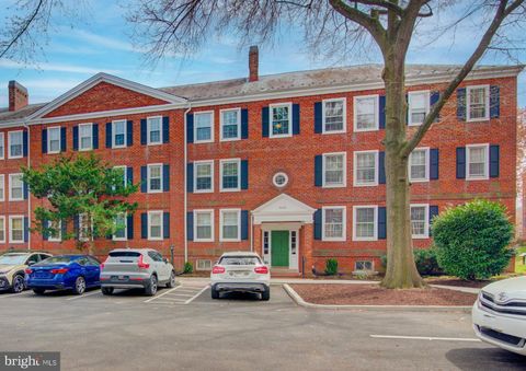 Condo For Sale - 3050 S Buchanan Street #A2<br/> Arlington County, ARLINGTON, VA 22206