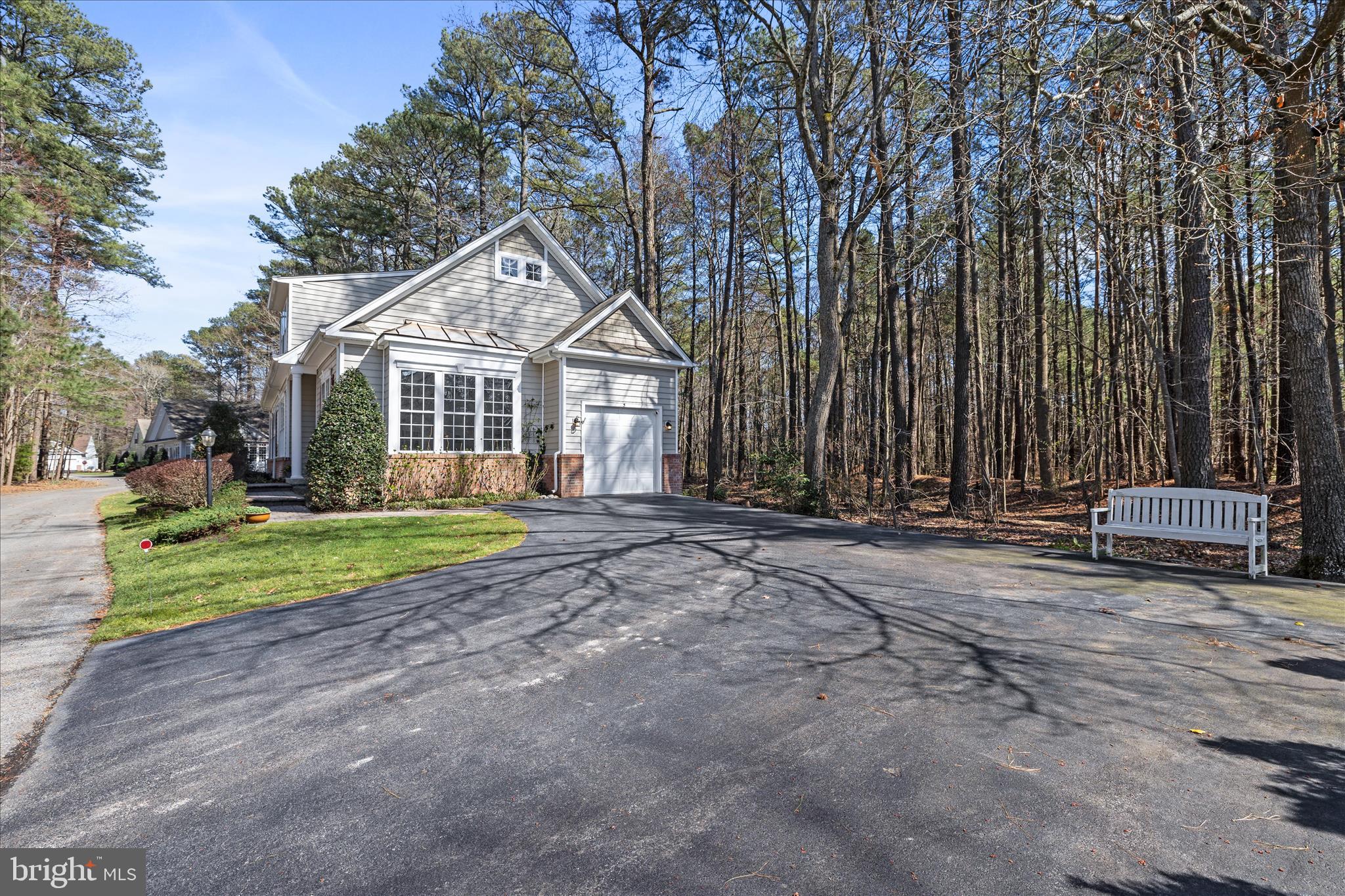 5 FREEPORT LANE