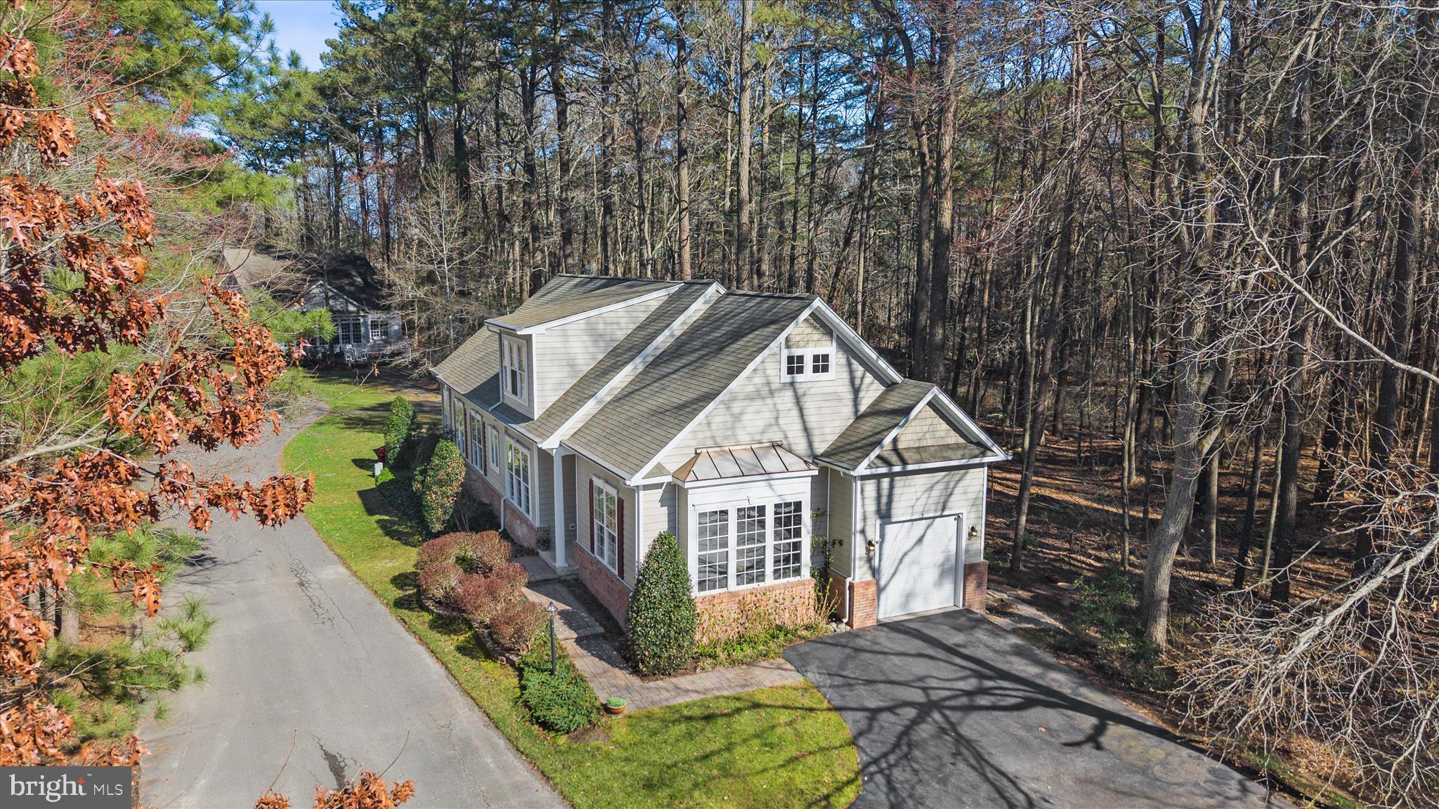 5 FREEPORT LANE