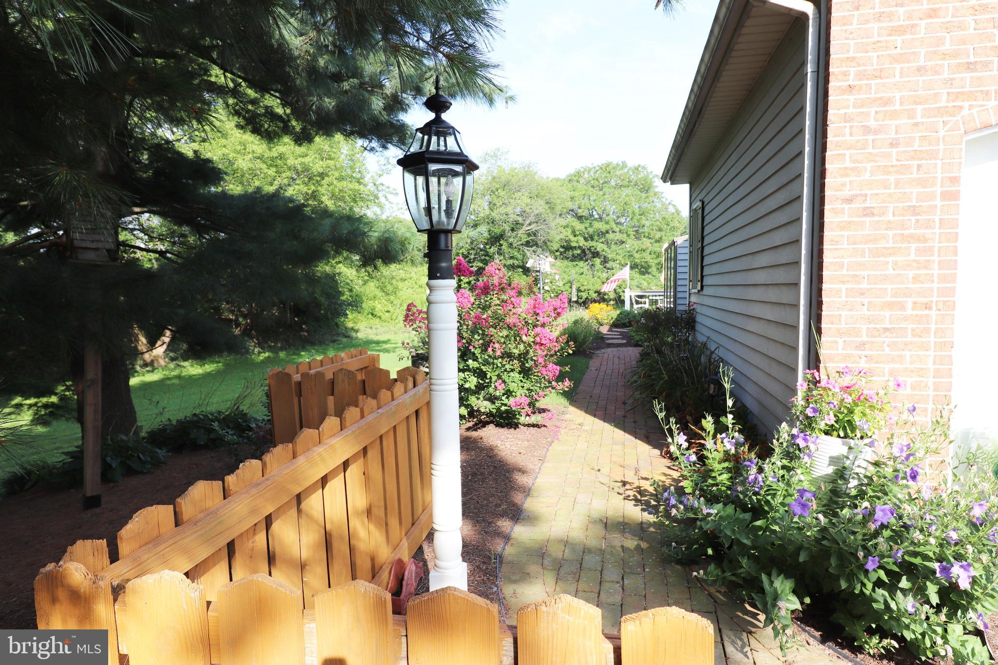 3247 OAKGLEN COURT