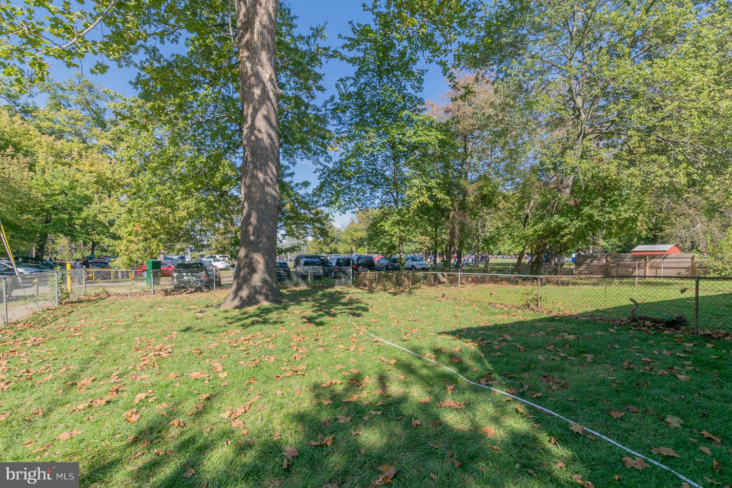 HOLLY PARK - Residential