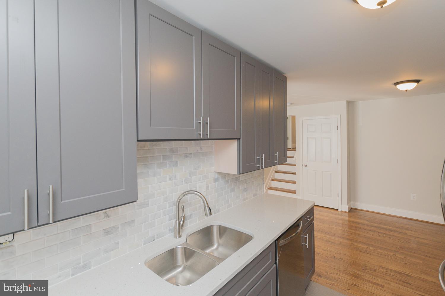 HOLLY PARK - Residential