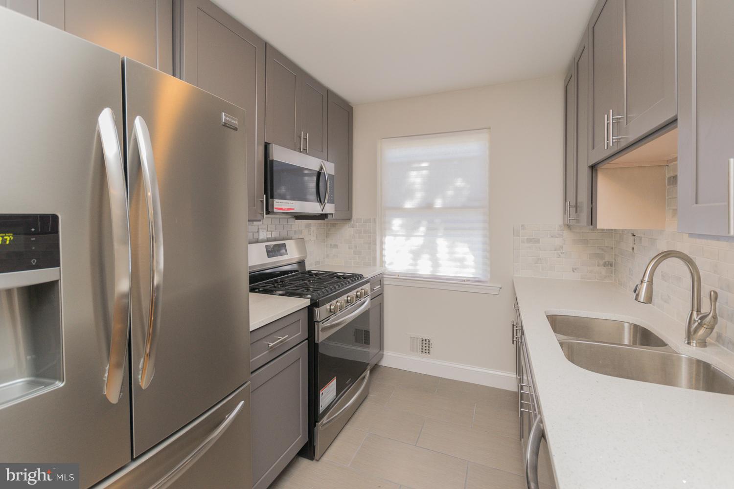 HOLLY PARK - Residential