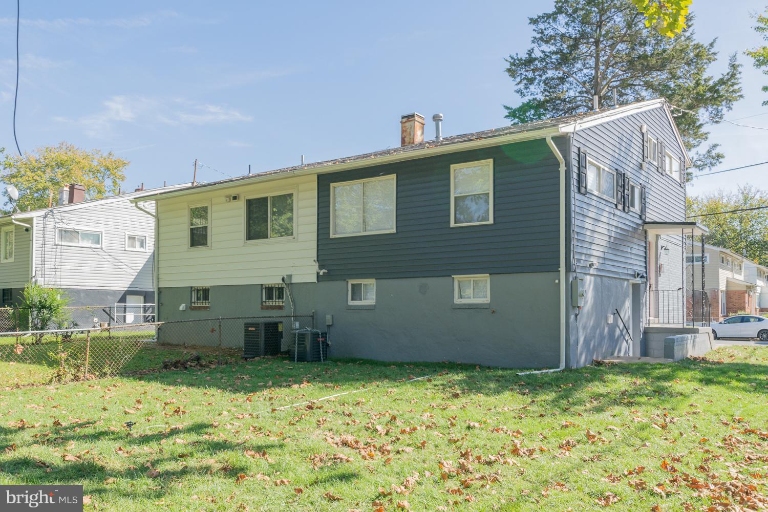 HOLLY PARK - Residential