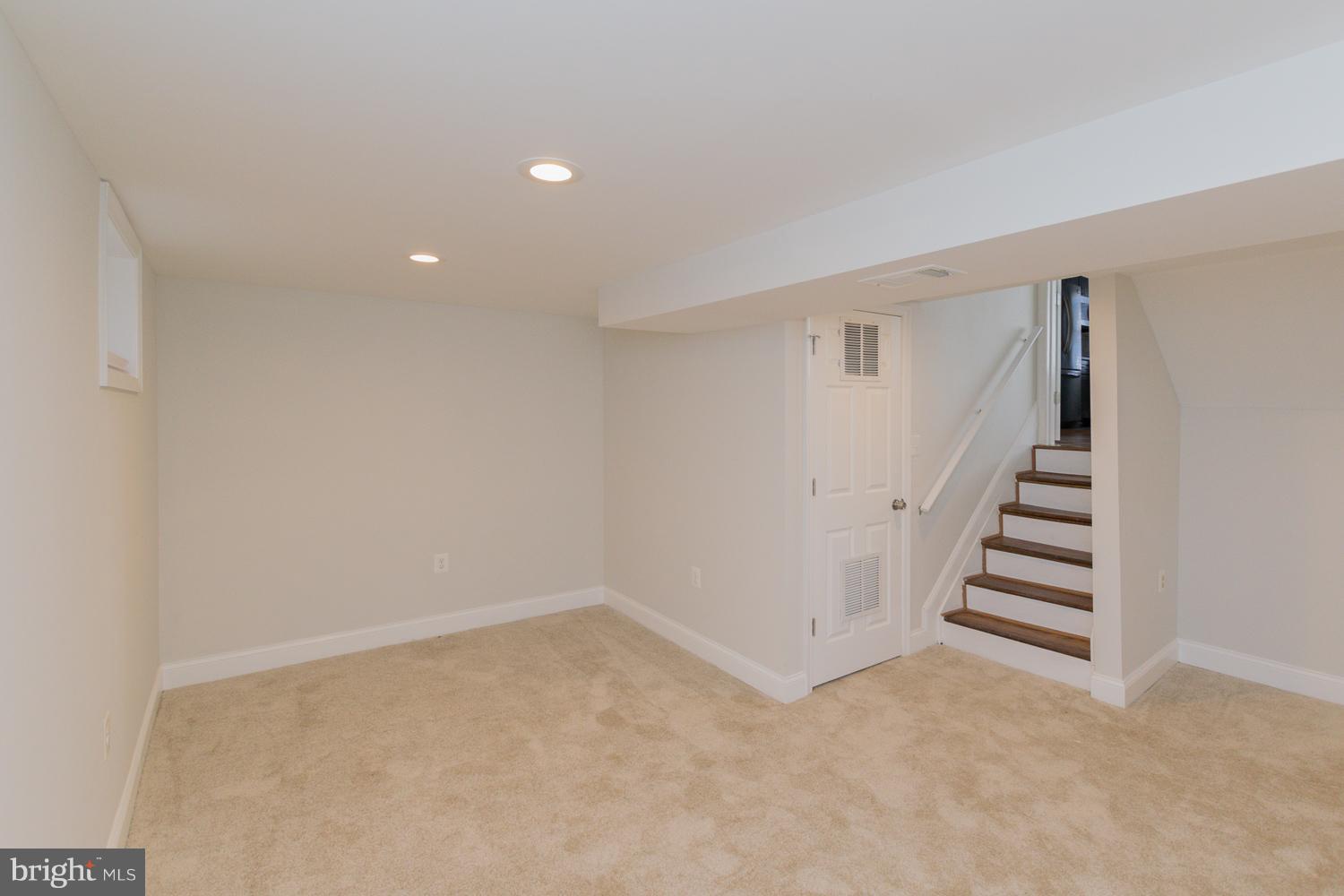 HOLLY PARK - Residential