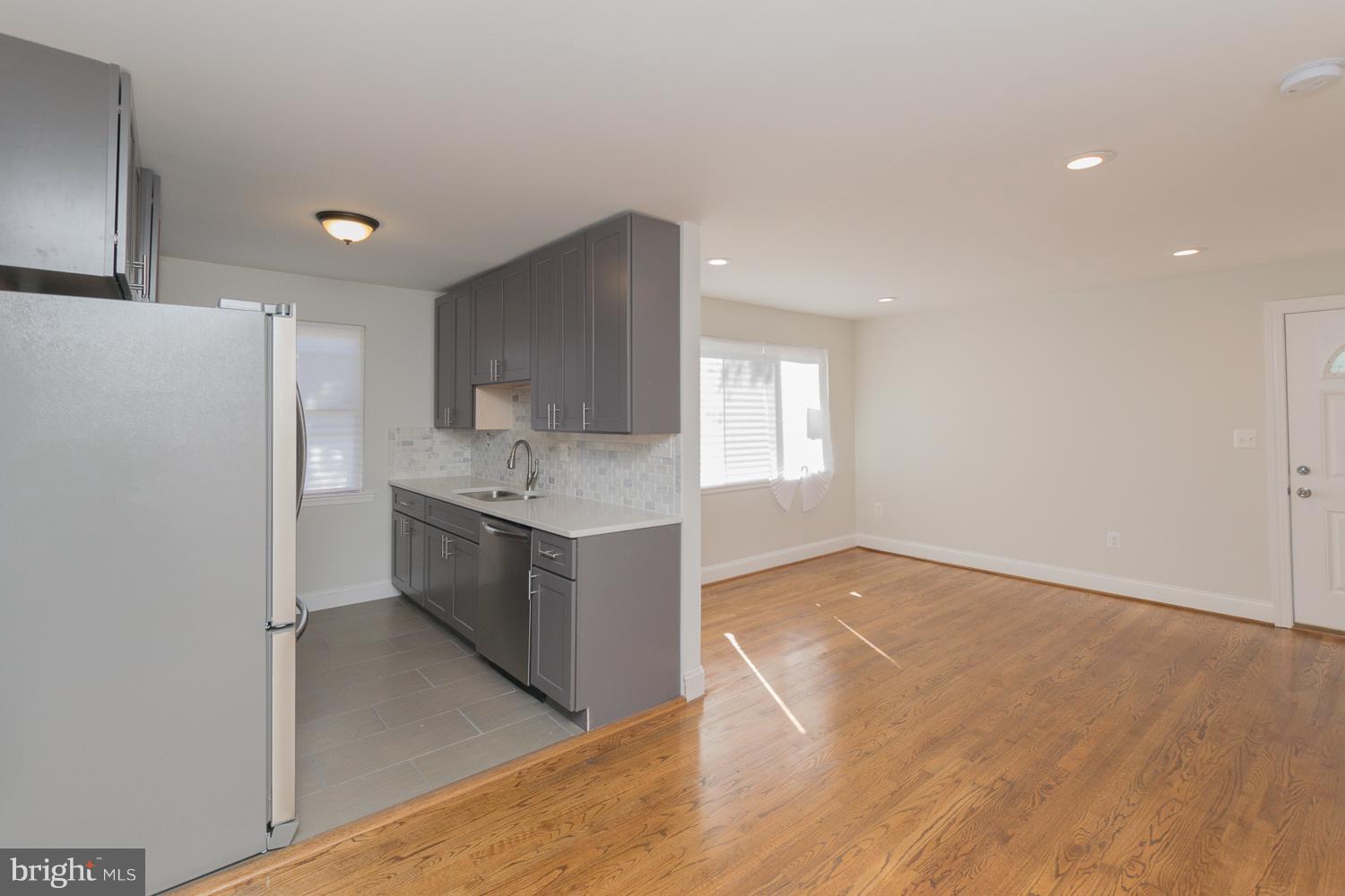 HOLLY PARK - Residential