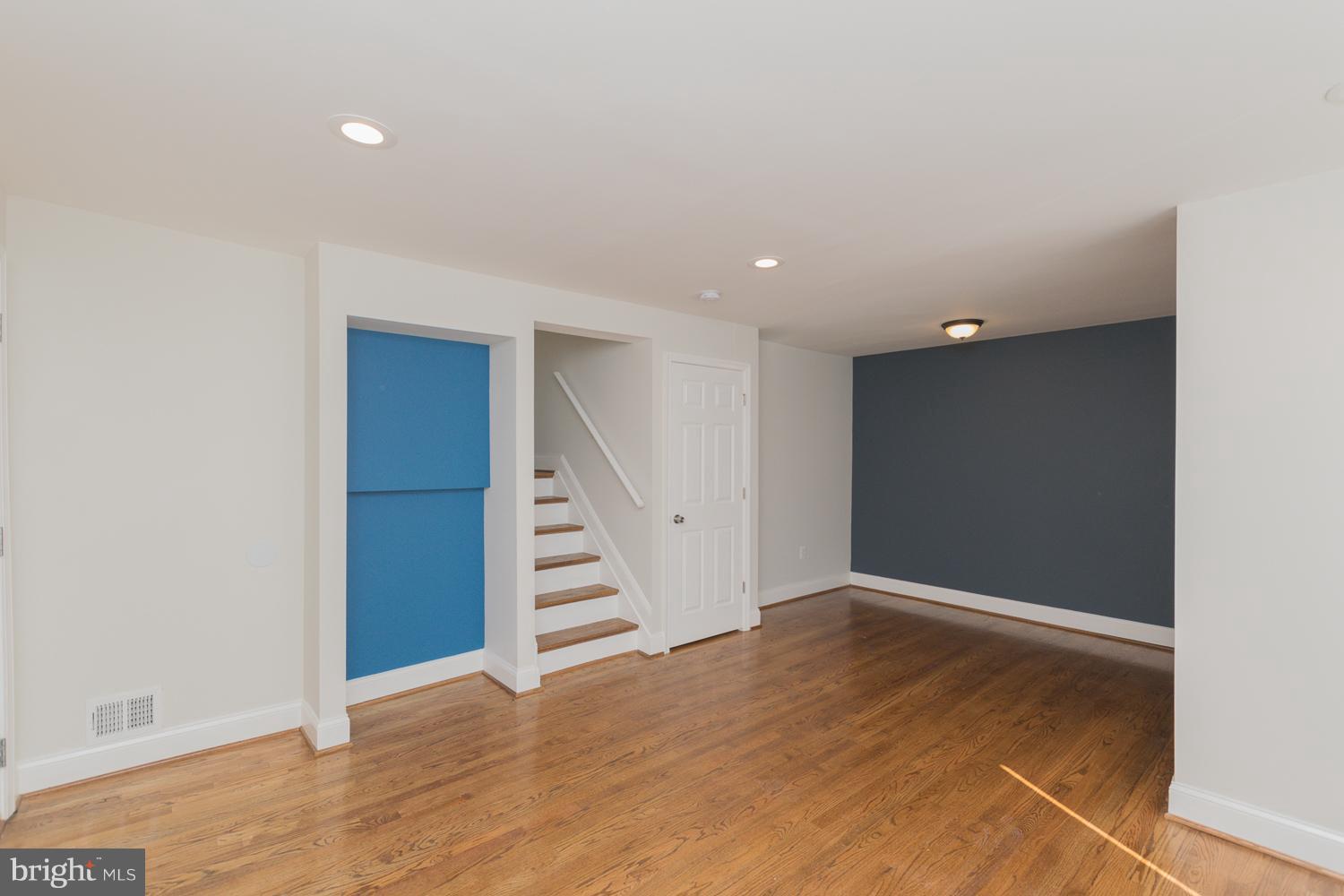 HOLLY PARK - Residential