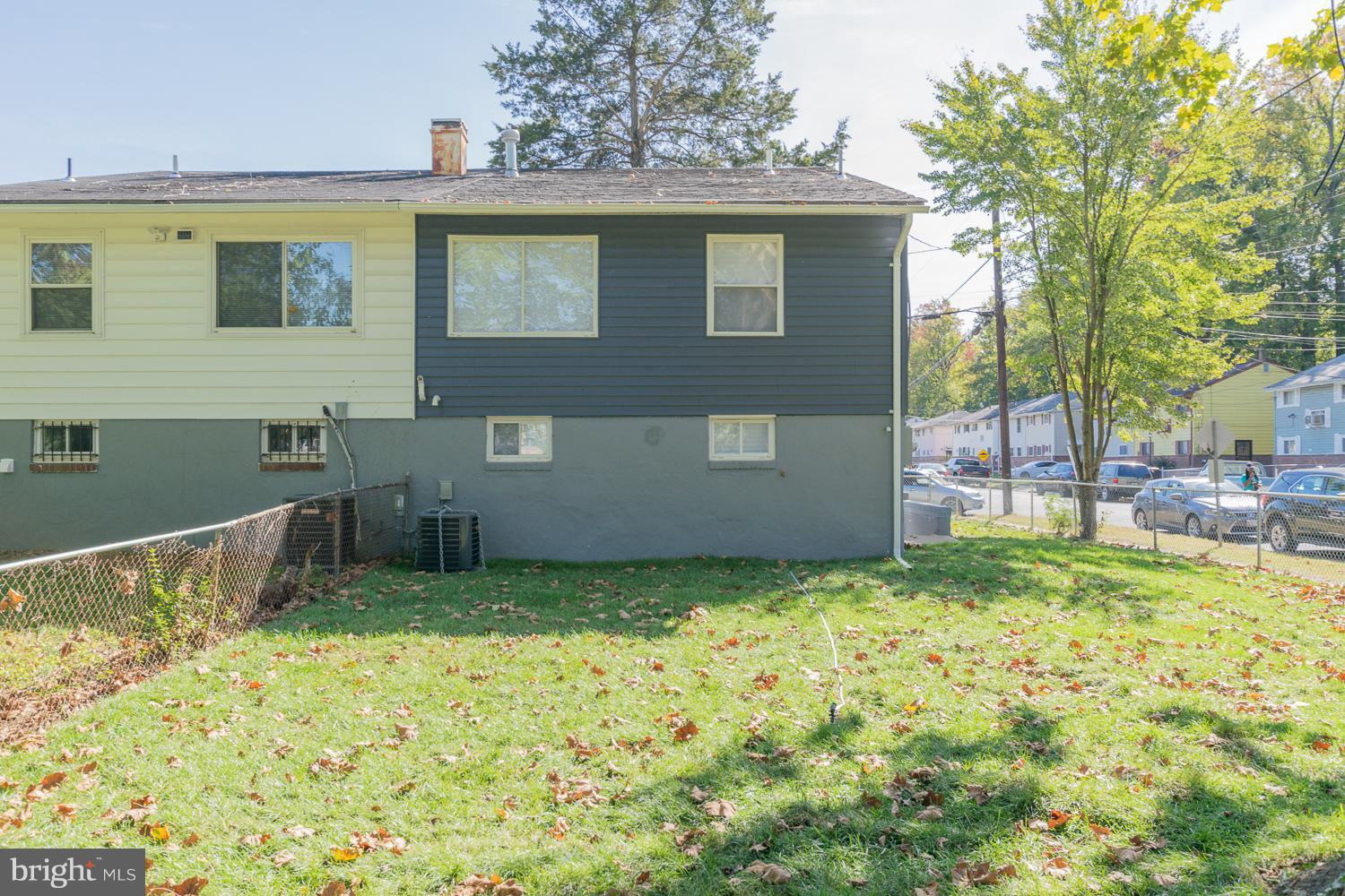 HOLLY PARK - Residential