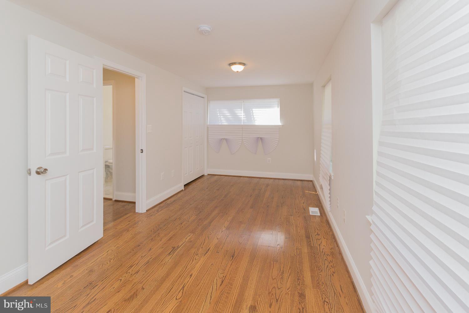 HOLLY PARK - Residential