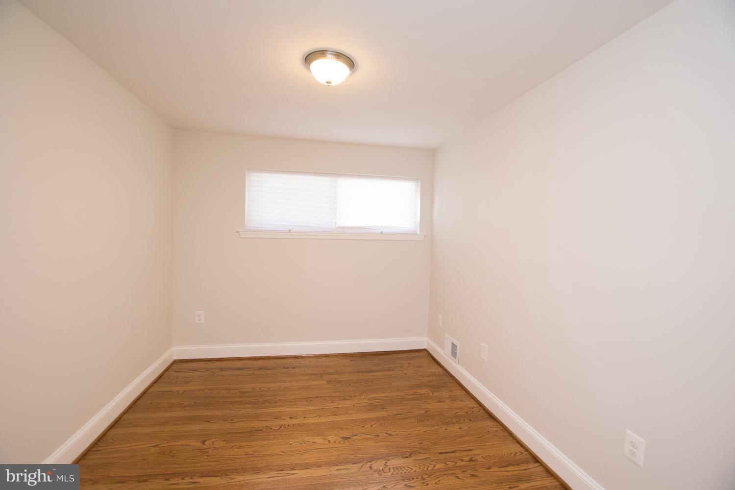 HOLLY PARK - Residential