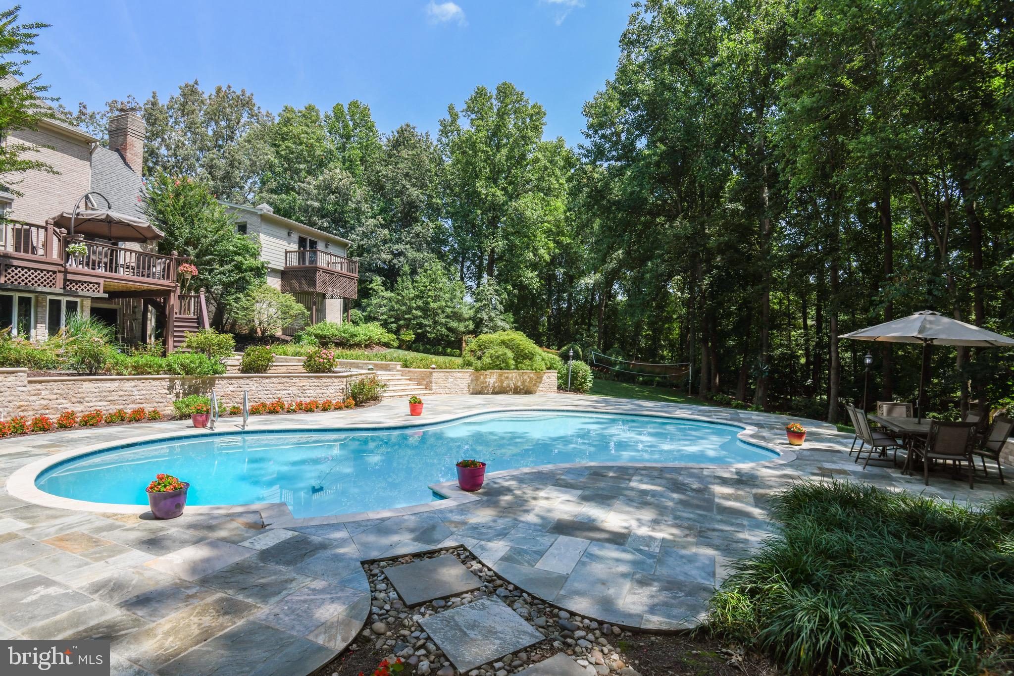 HUNTER'S CREST - Residential