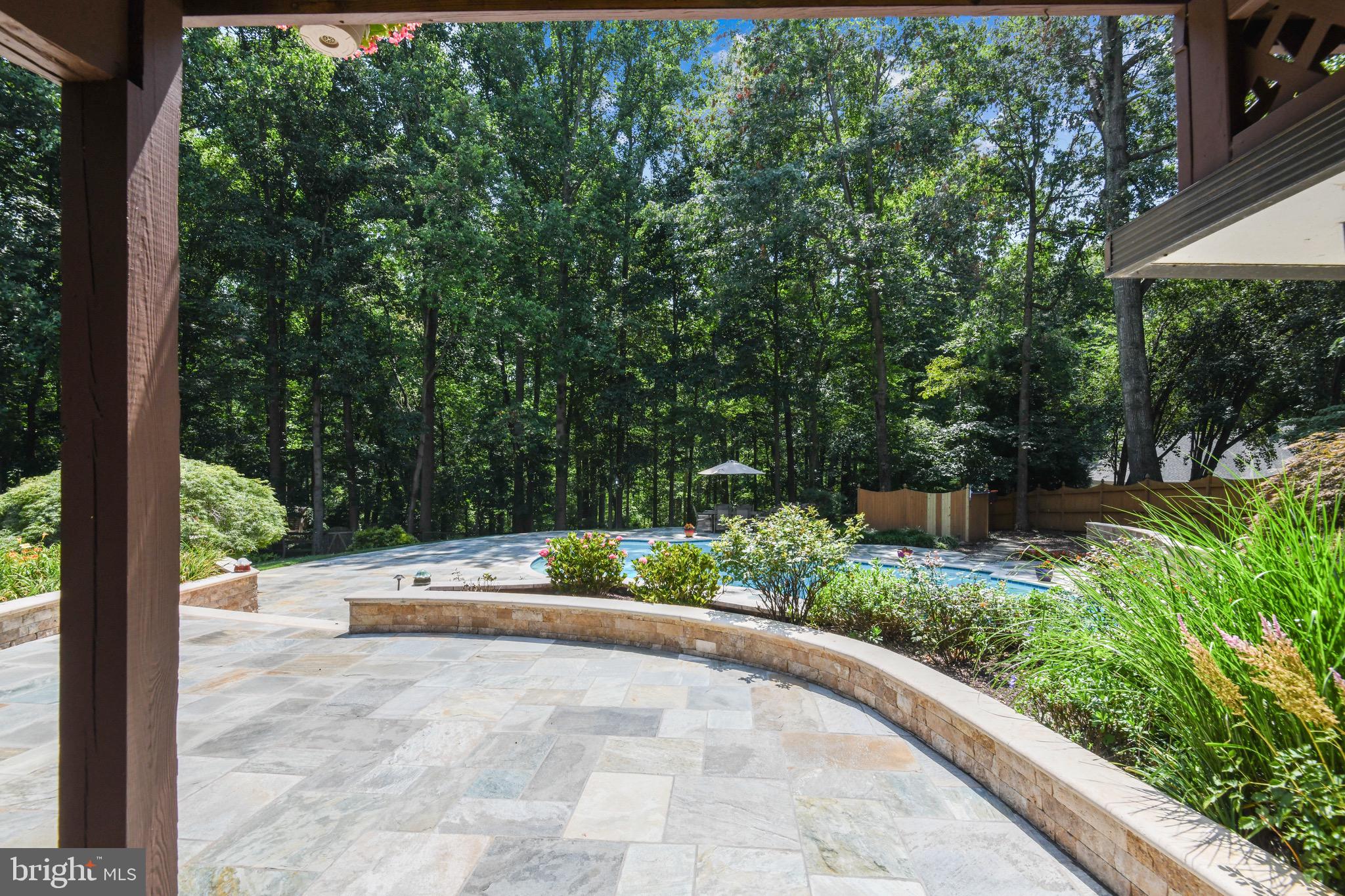 HUNTER'S CREST - Residential