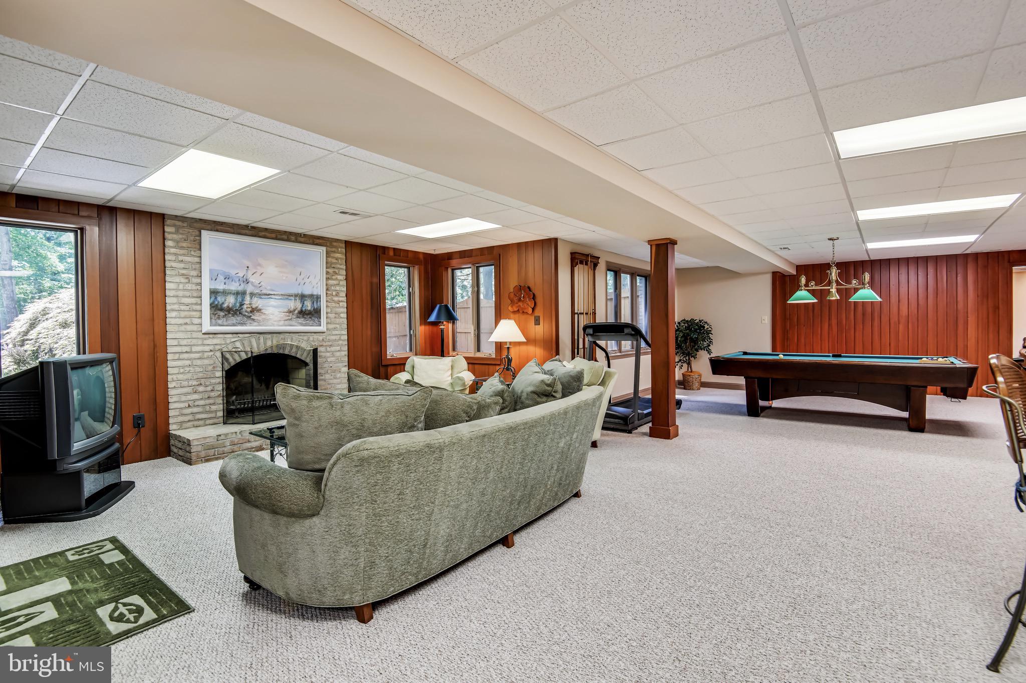 HUNTER'S CREST - Residential