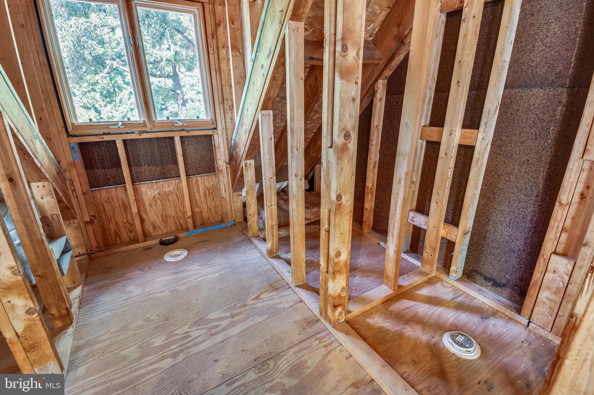 HUNTER'S CREST - Residential