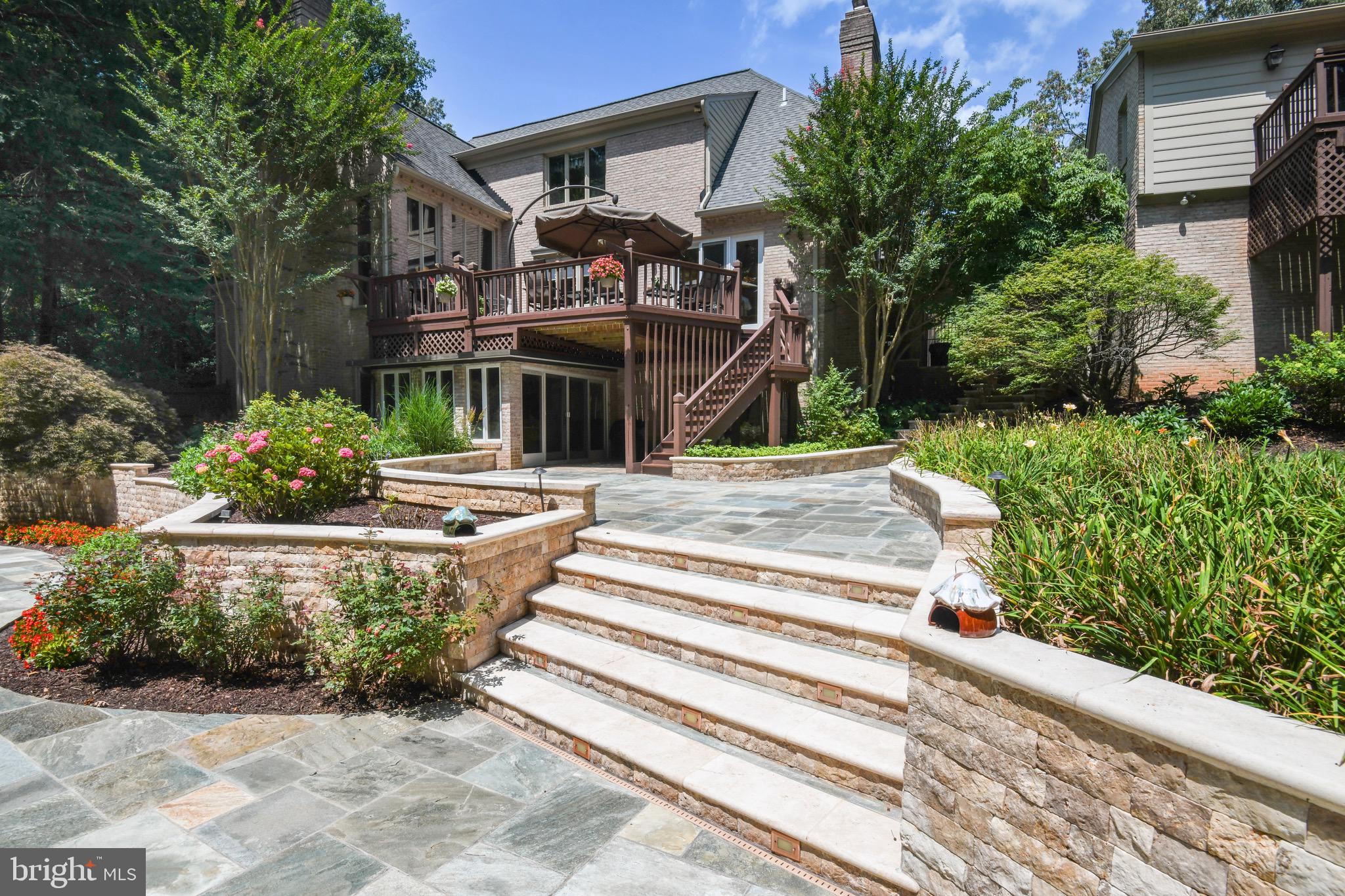 HUNTER'S CREST - Residential