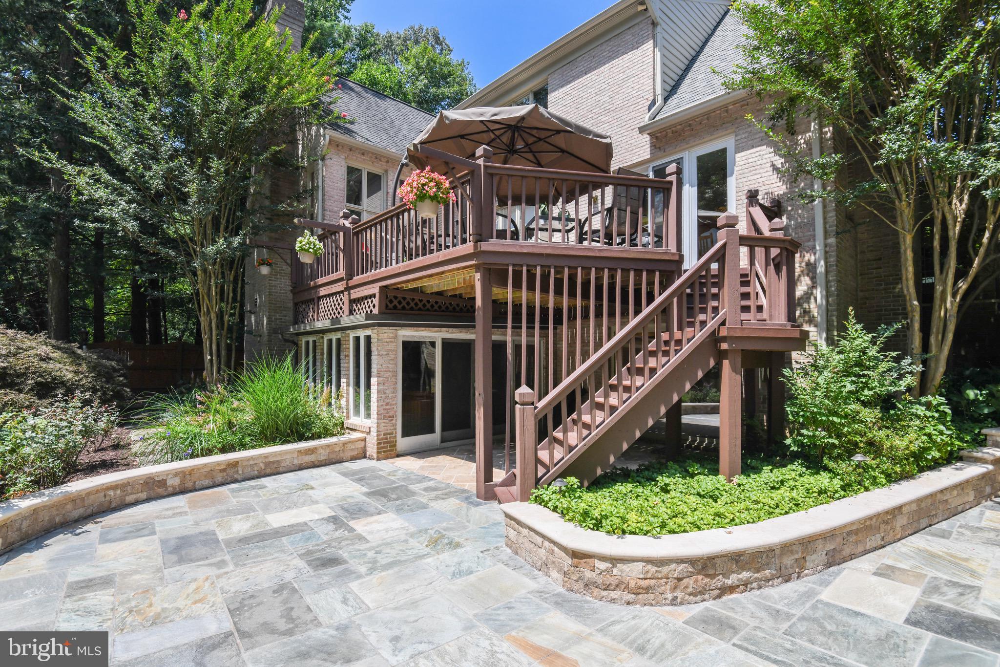 HUNTER'S CREST - Residential