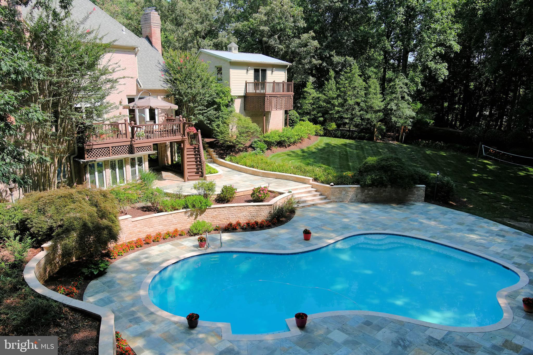 HUNTER'S CREST - Residential