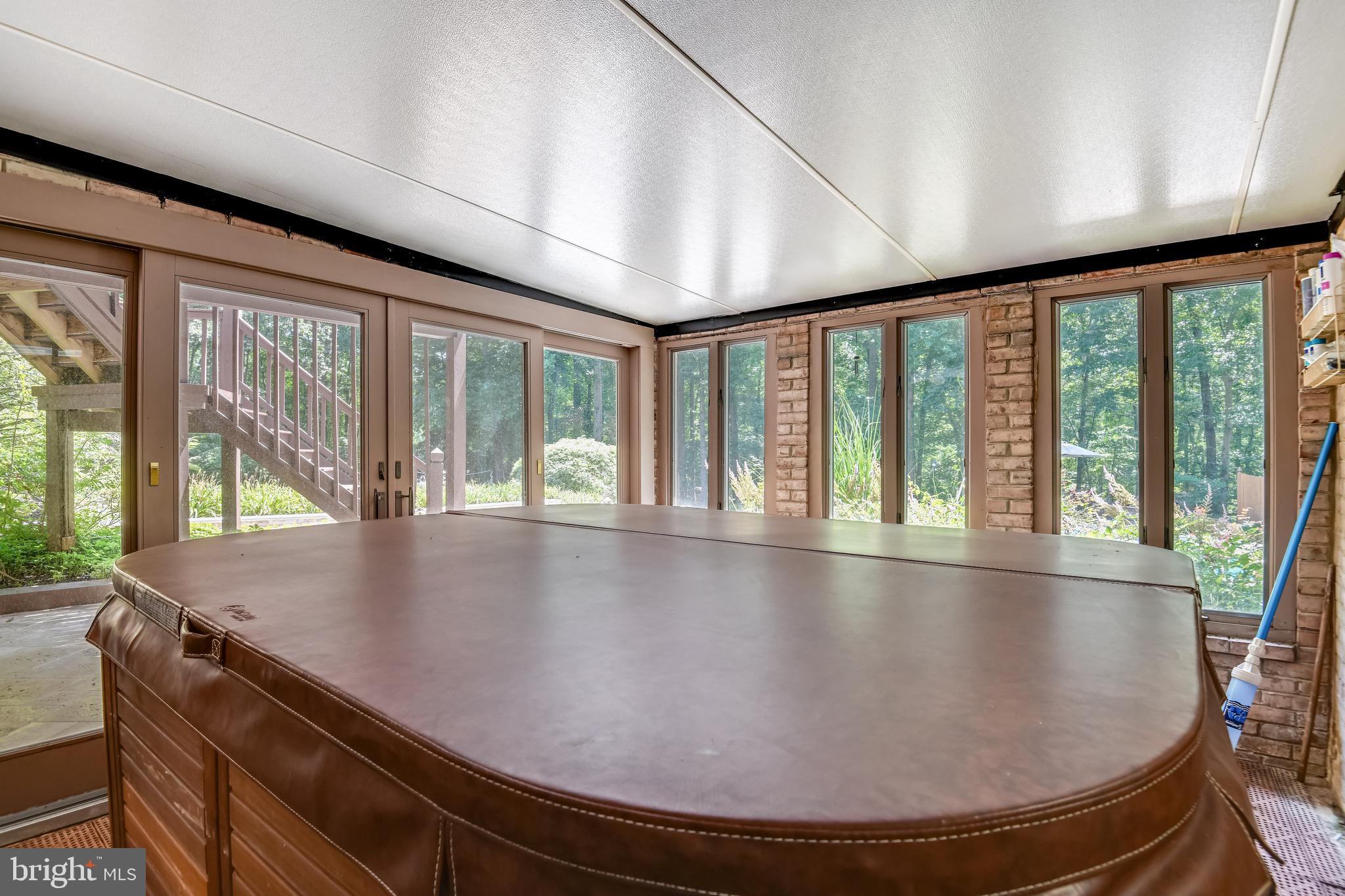 HUNTER'S CREST - Residential