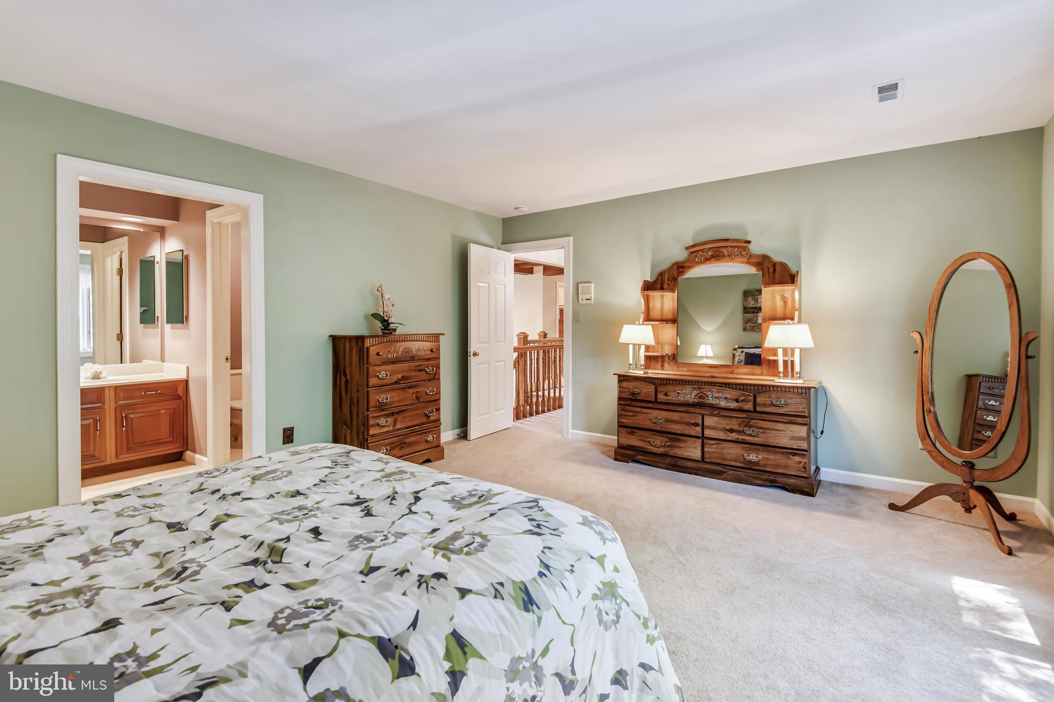 HUNTER'S CREST - Residential