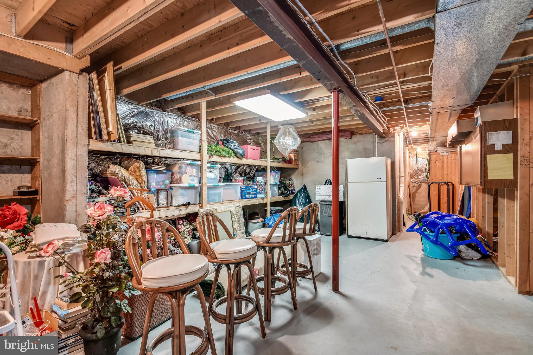 HUNTER'S CREST - Residential