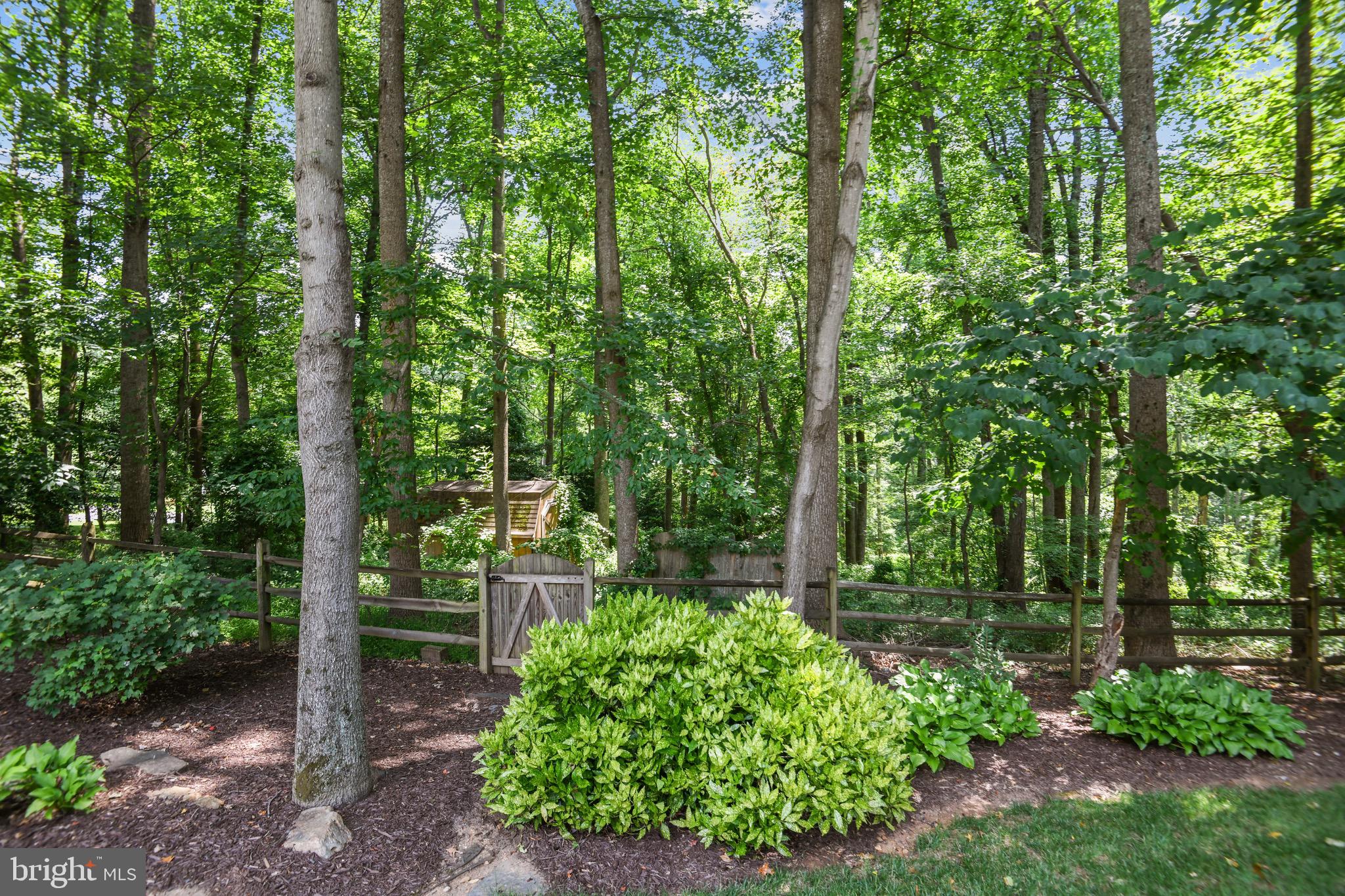 HUNTER'S CREST - Residential