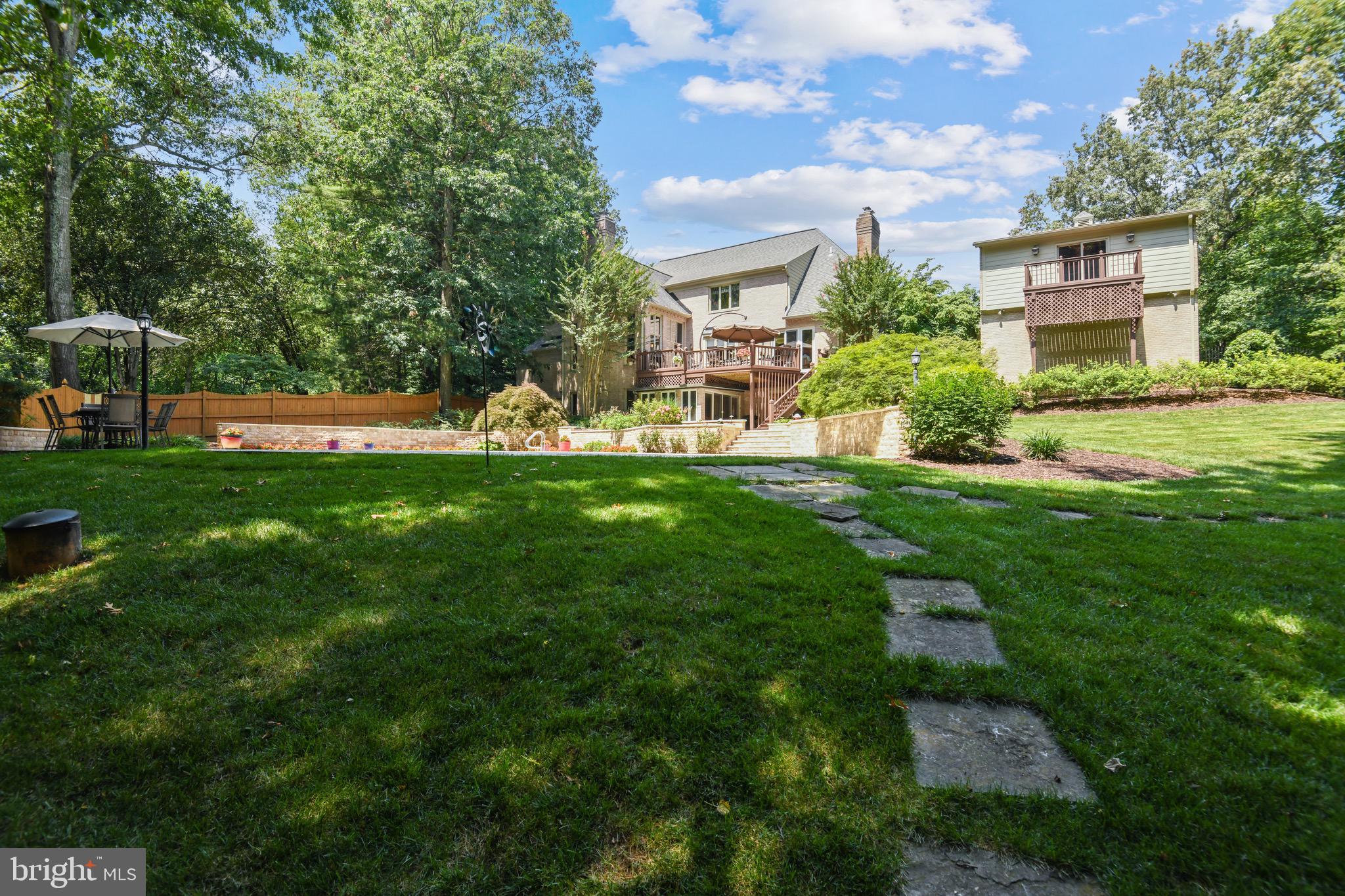 HUNTER'S CREST - Residential