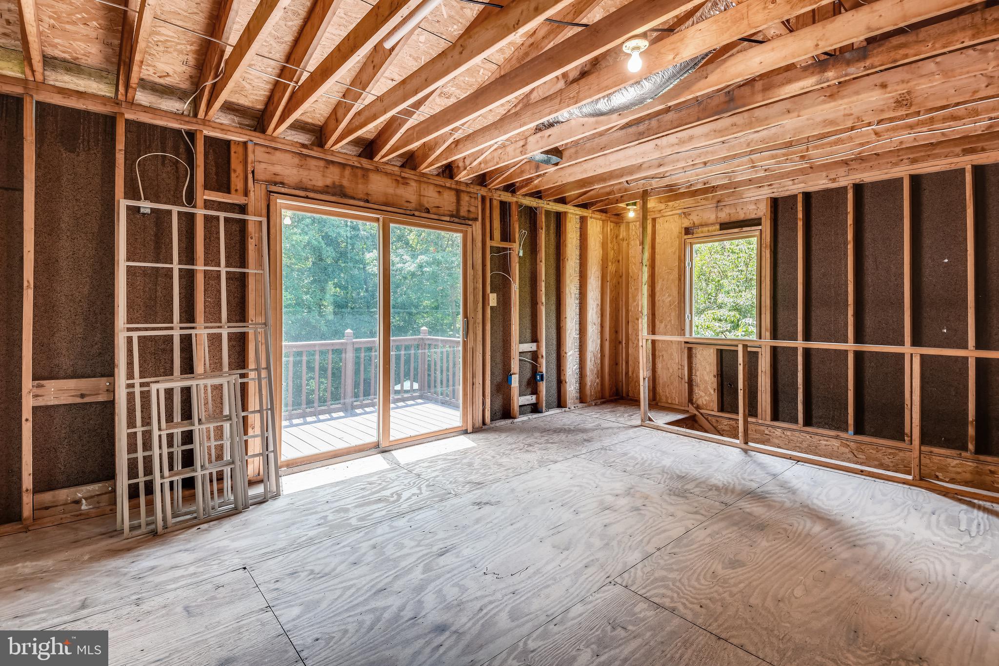 HUNTER'S CREST - Residential