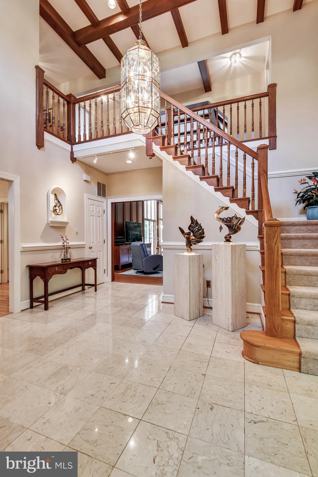 HUNTER'S CREST - Residential