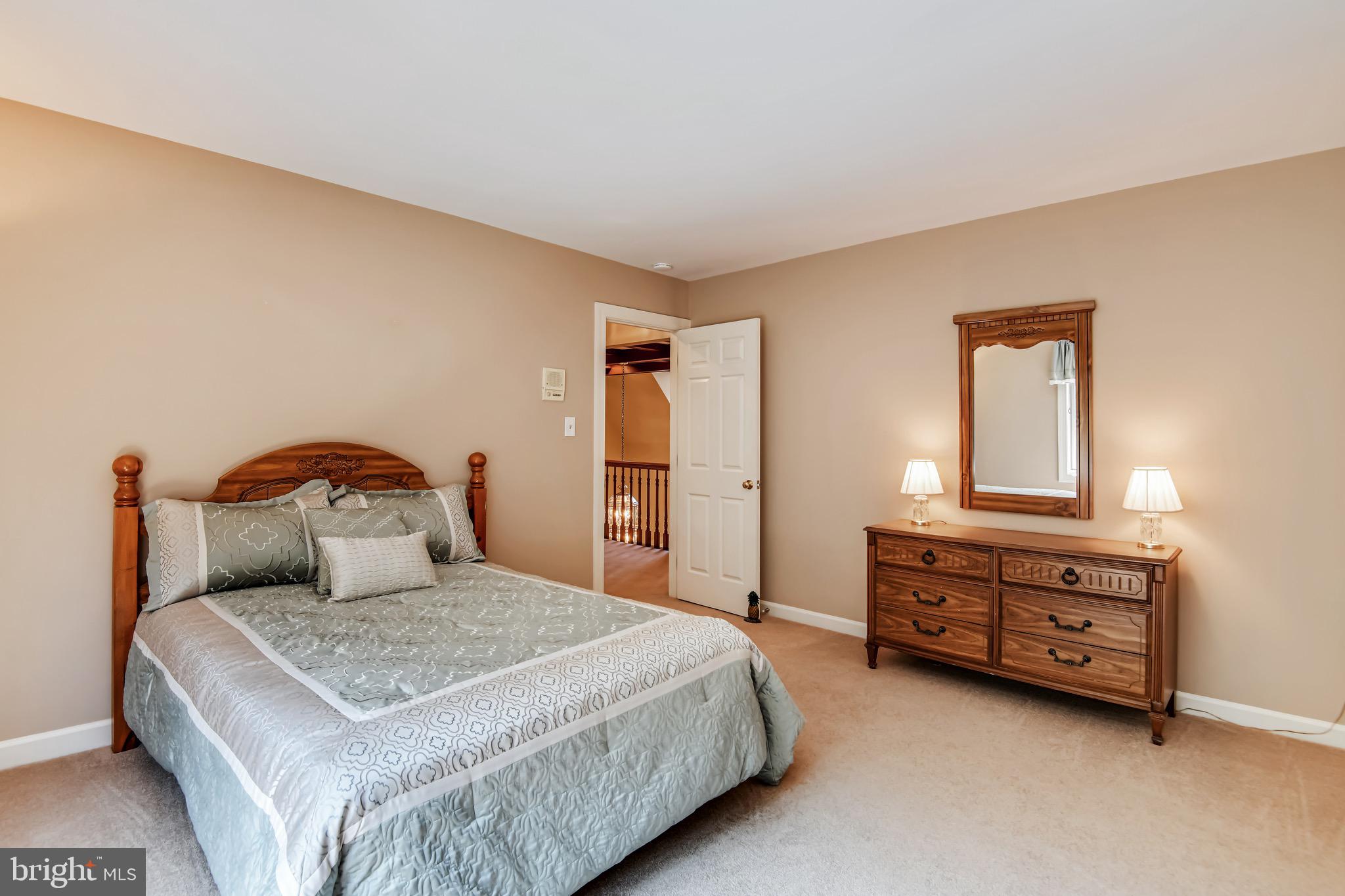 HUNTER'S CREST - Residential