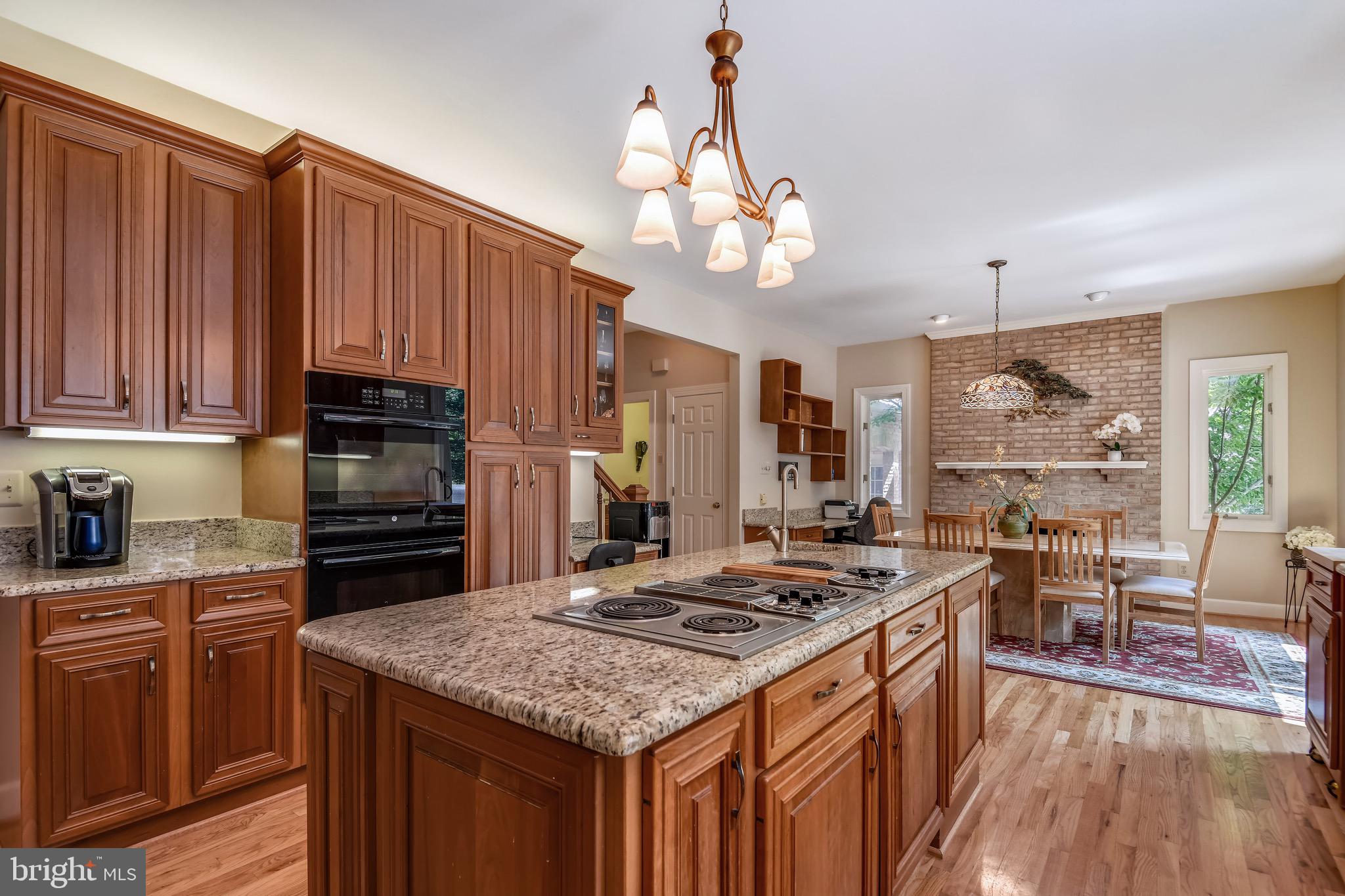 HUNTER'S CREST - Residential