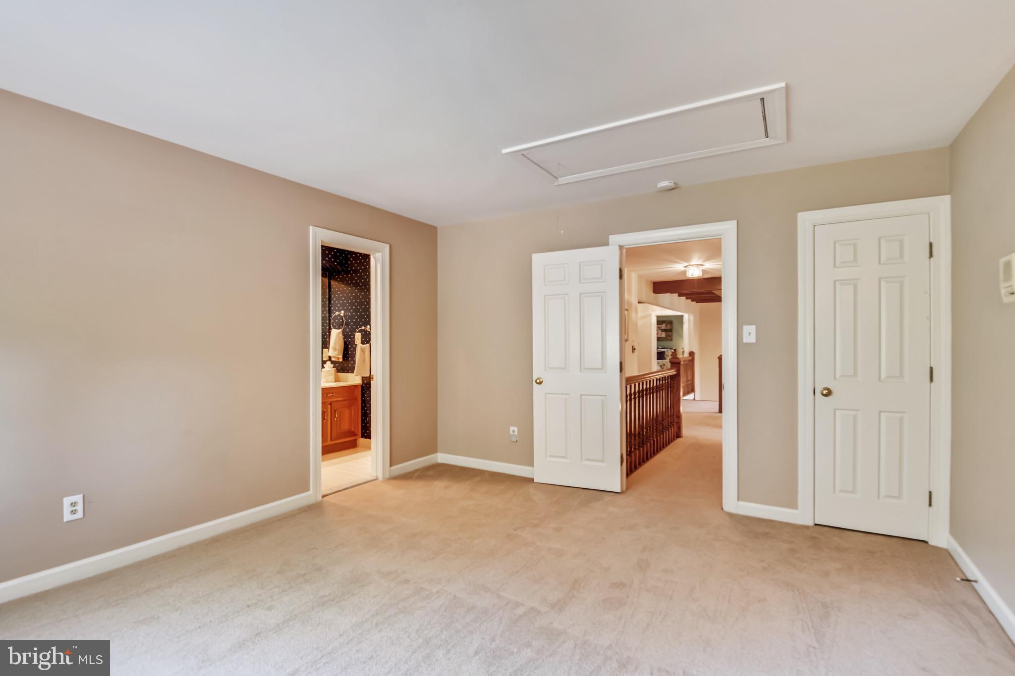 HUNTER'S CREST - Residential